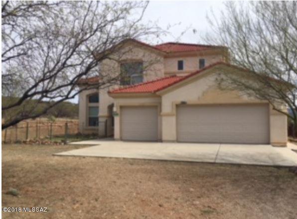 Great curb appeal on this 2 story home on a large lot. Property features 5 bedrooms, 2.5 baths, an enormous kitchen with center island
that opens to a large living room with plenty of natural light. Gorgeous tile and wood flooring throughout the home. Full length covered patio to enjoy the
impressive views from the back yard. This home is not to be missed!