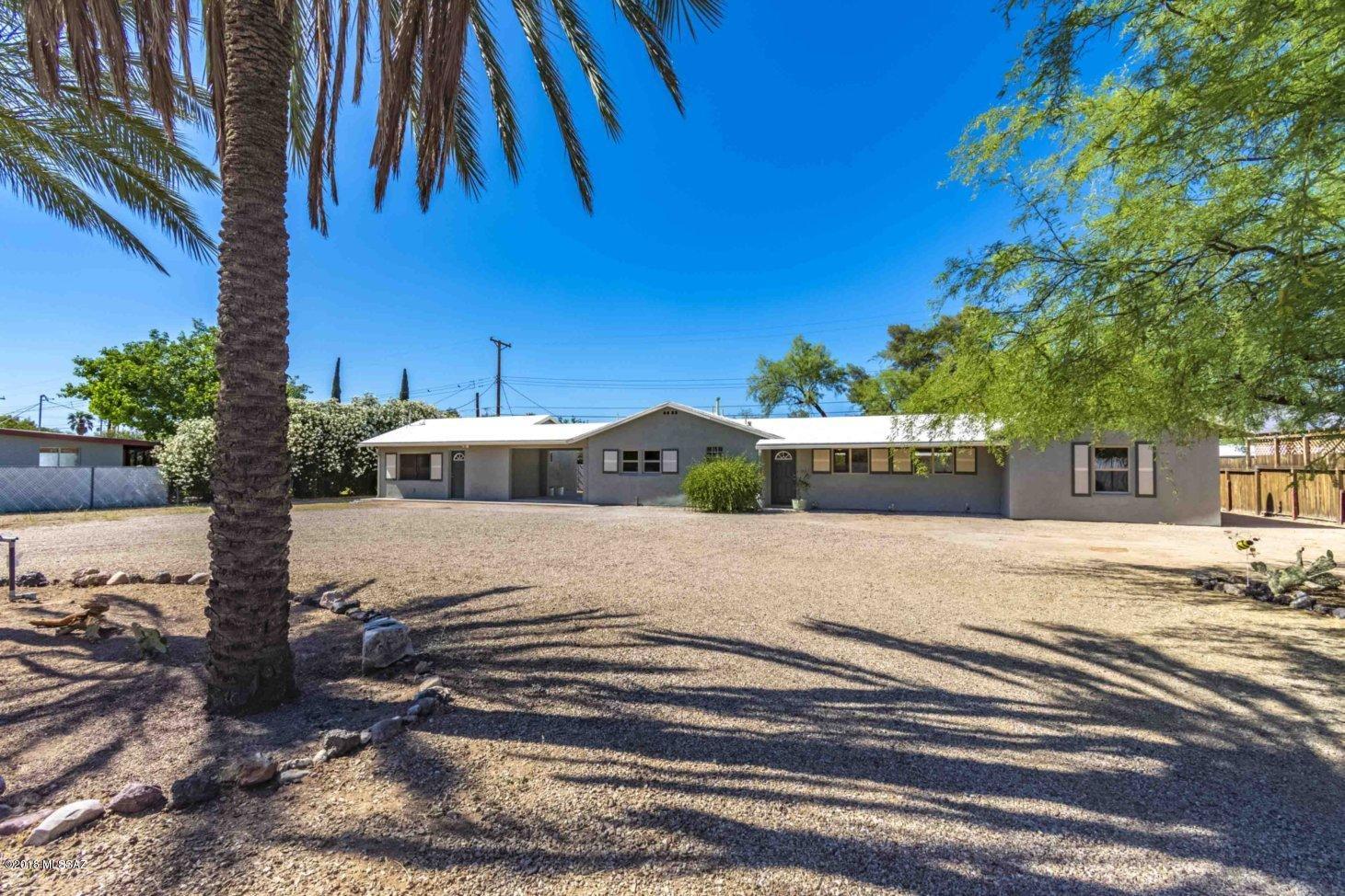 Fully remodeled home features 1737 sqft main house and a large 481 sqft guest home with full kitchen.  This home has been completely remodeled and offers an updated kitchen and bathrooms, fresh paint throughout, new windows and all new appliances.  The lot has RV hook ups and is a double sized lot!!!