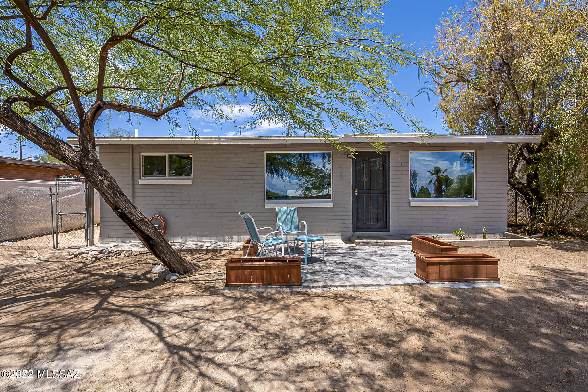 Miracle Mile Manor - Residential