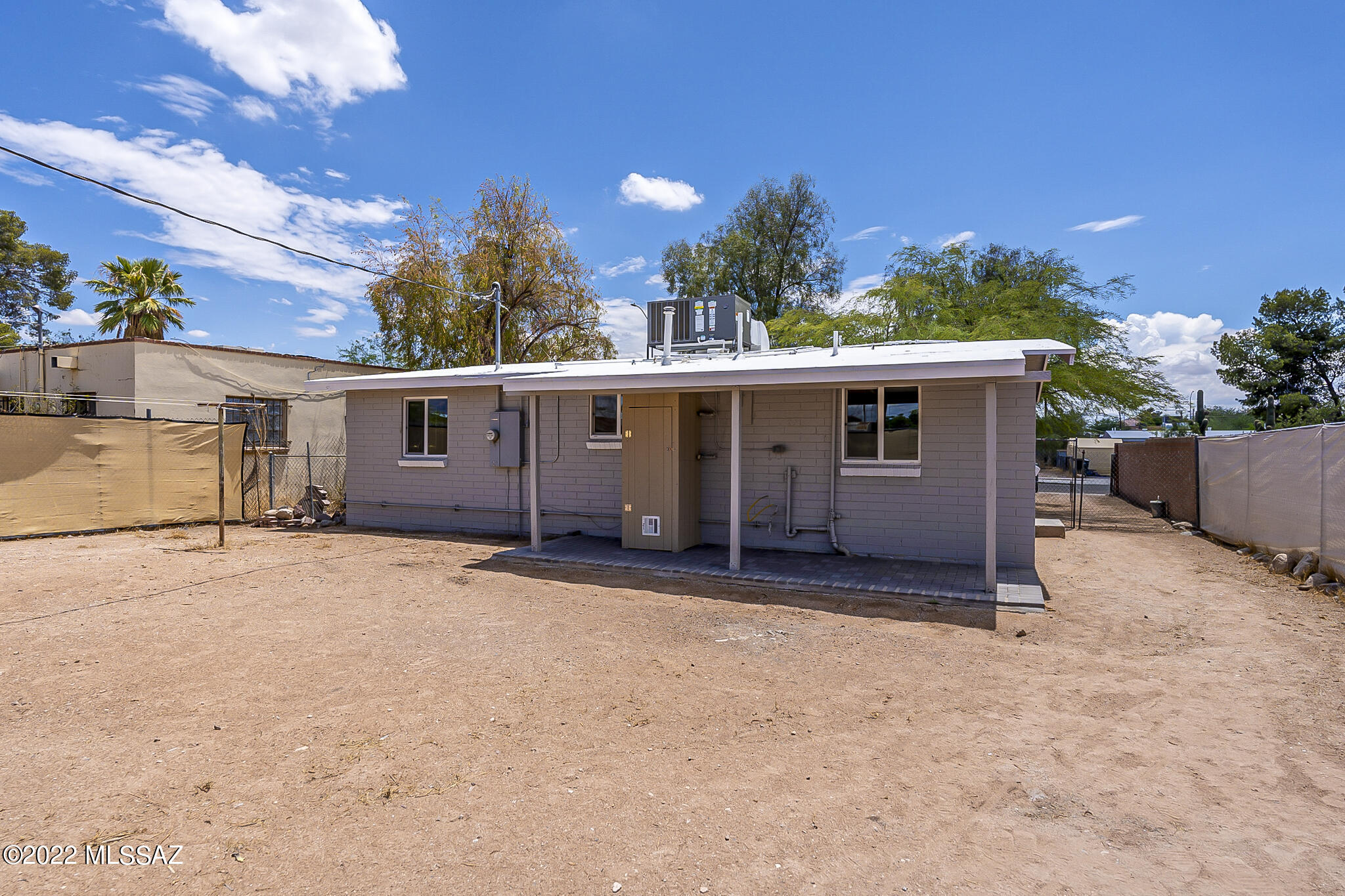 Miracle Mile Manor - Residential