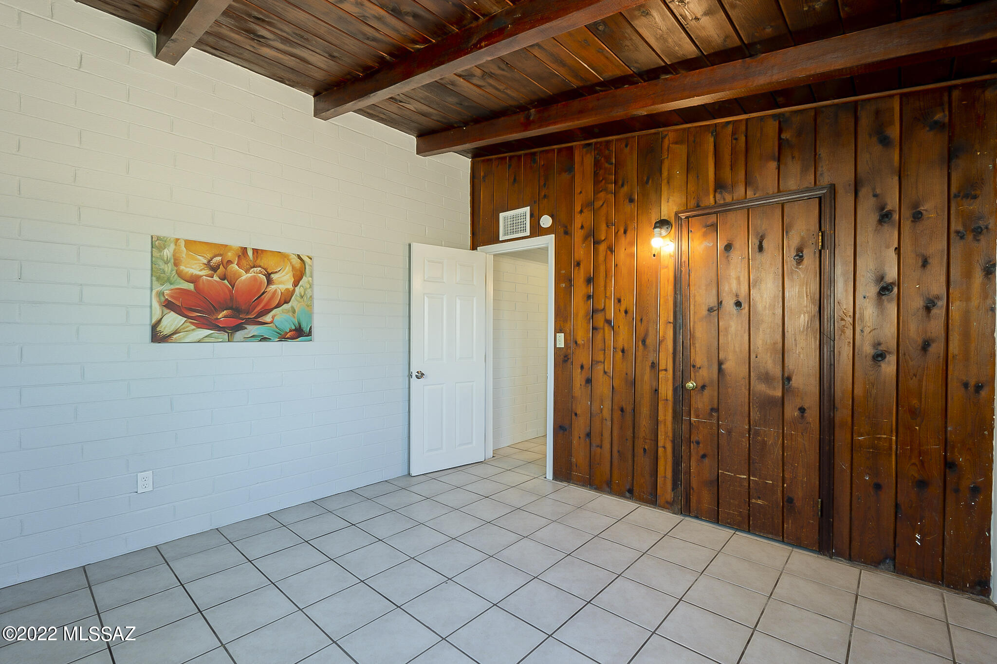 Miracle Mile Manor - Residential