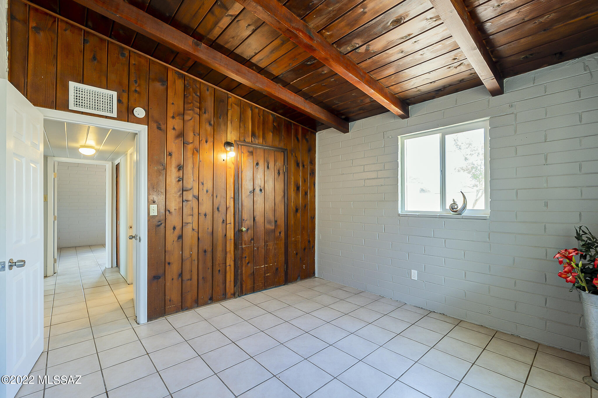 Miracle Mile Manor - Residential