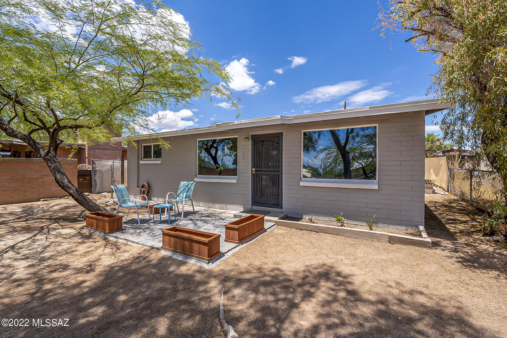 Miracle Mile Manor - Residential