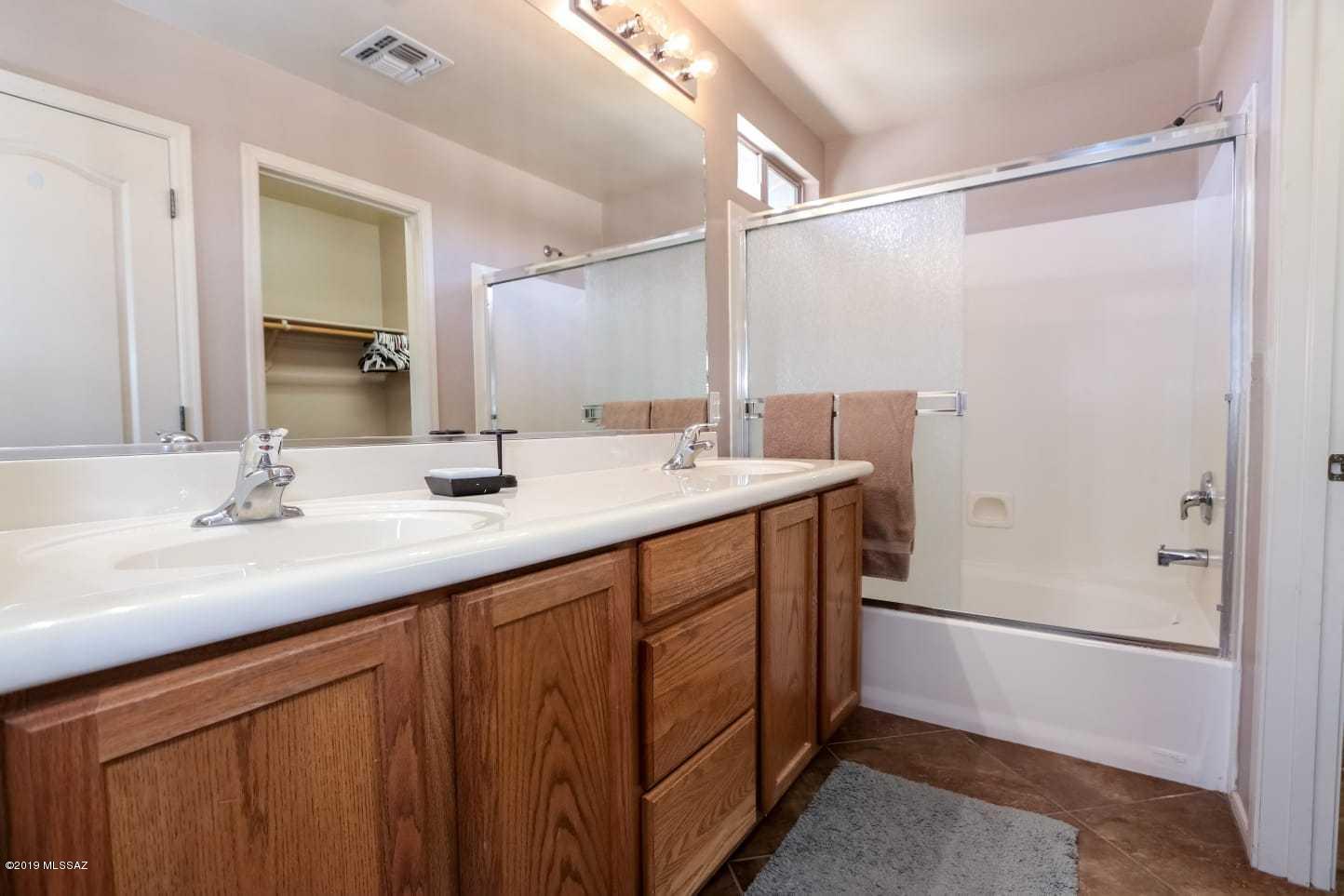 Paseo del Rio - Residential