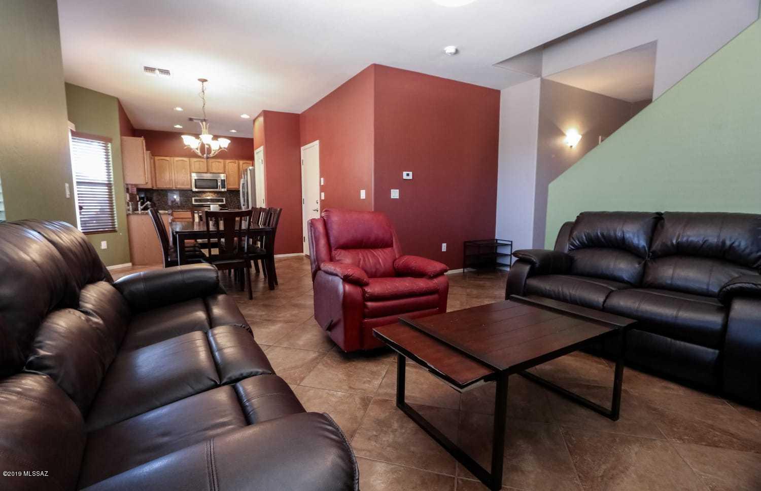 Paseo del Rio - Residential