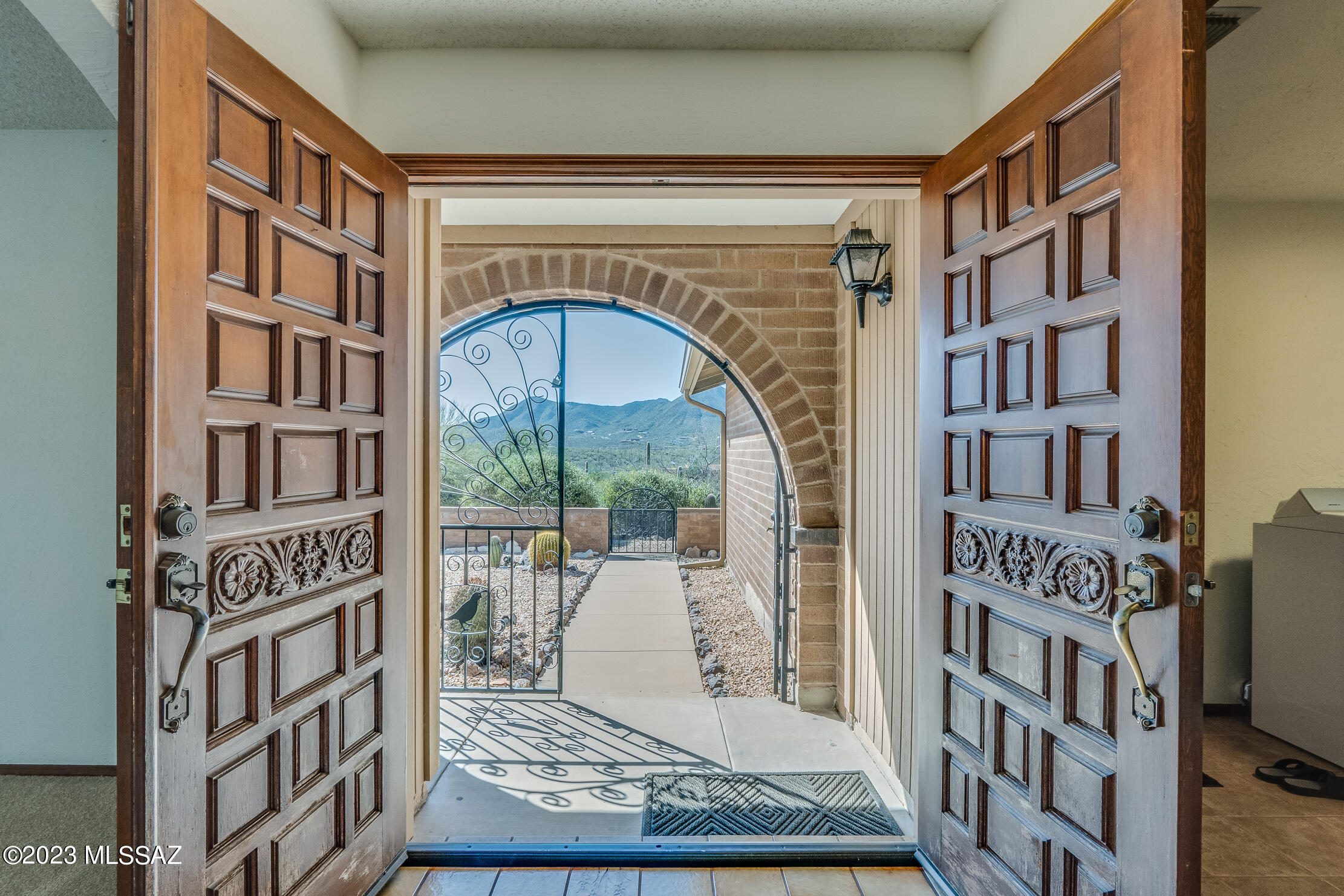 Vista De La Sierra De Dios - Residential