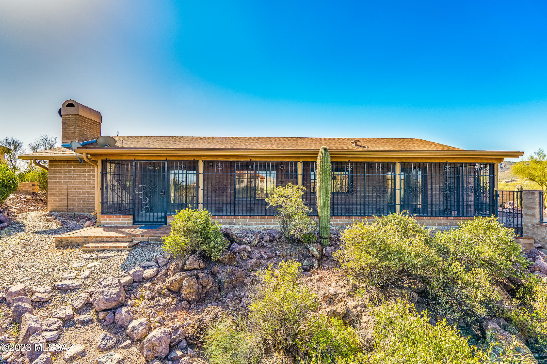 Vista De La Sierra De Dios - Residential