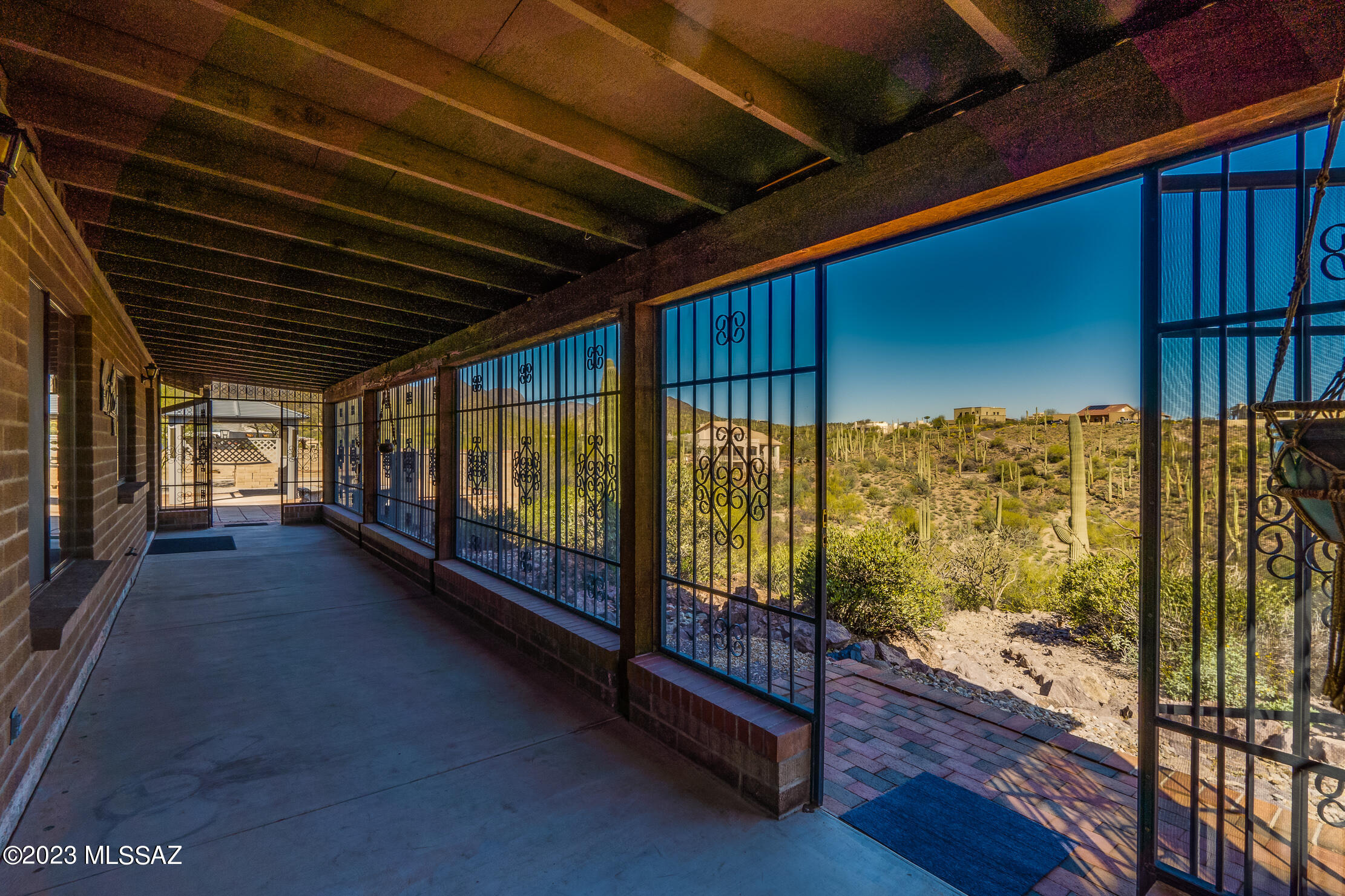 Vista De La Sierra De Dios - Residential