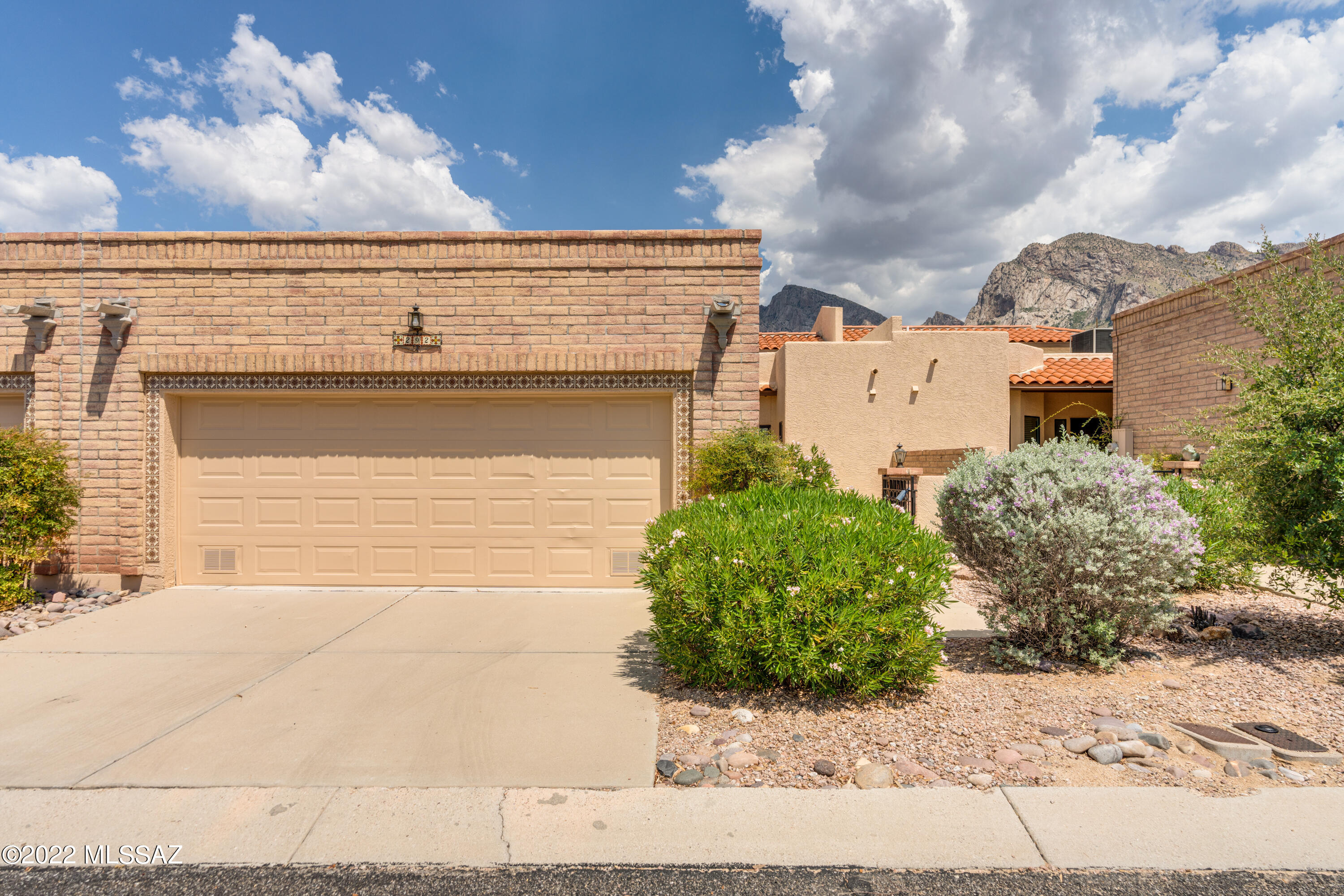 Valle Del Oro Townhomes (1-90) - Residential