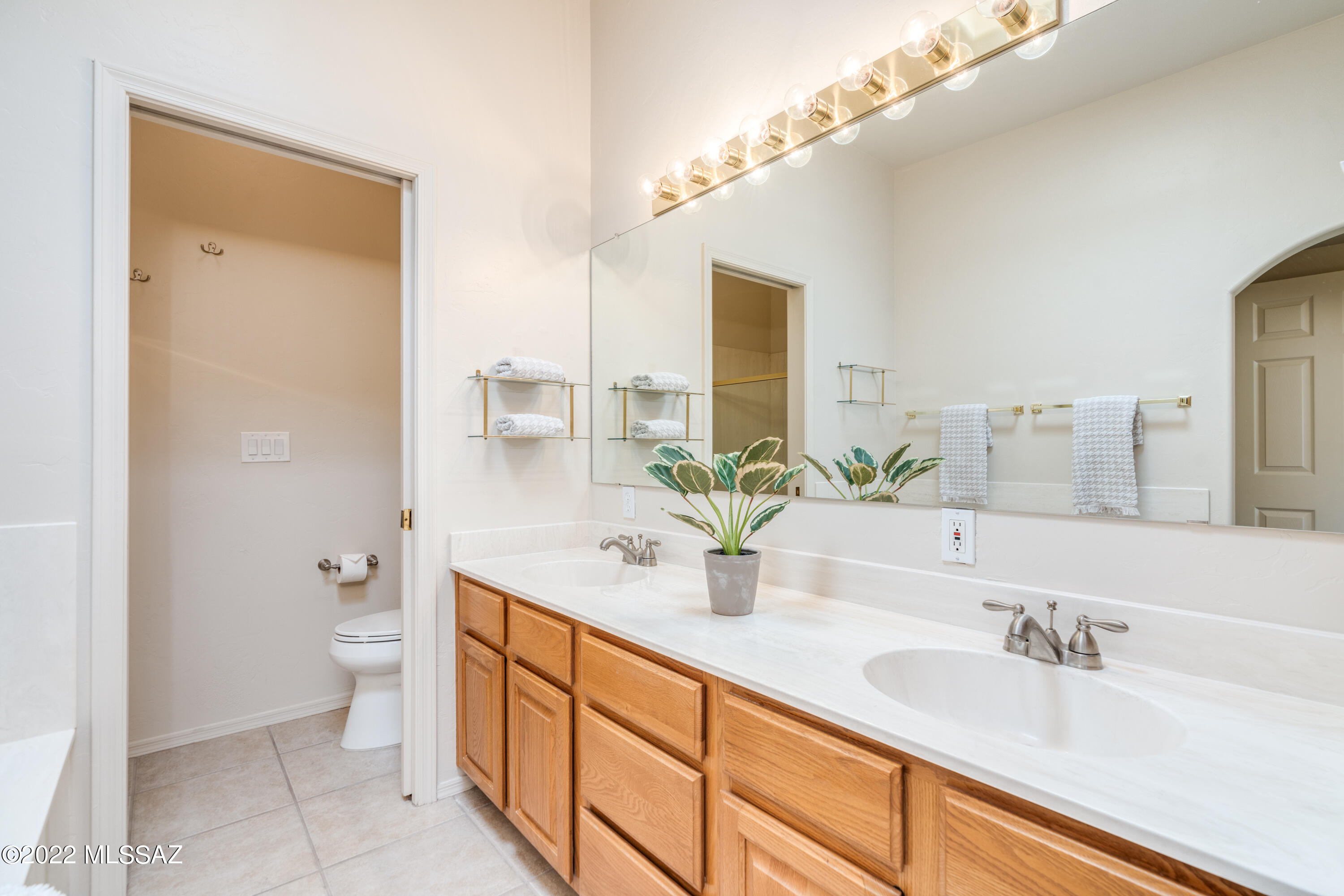 Valle Del Oro Townhomes (1-90) - Residential