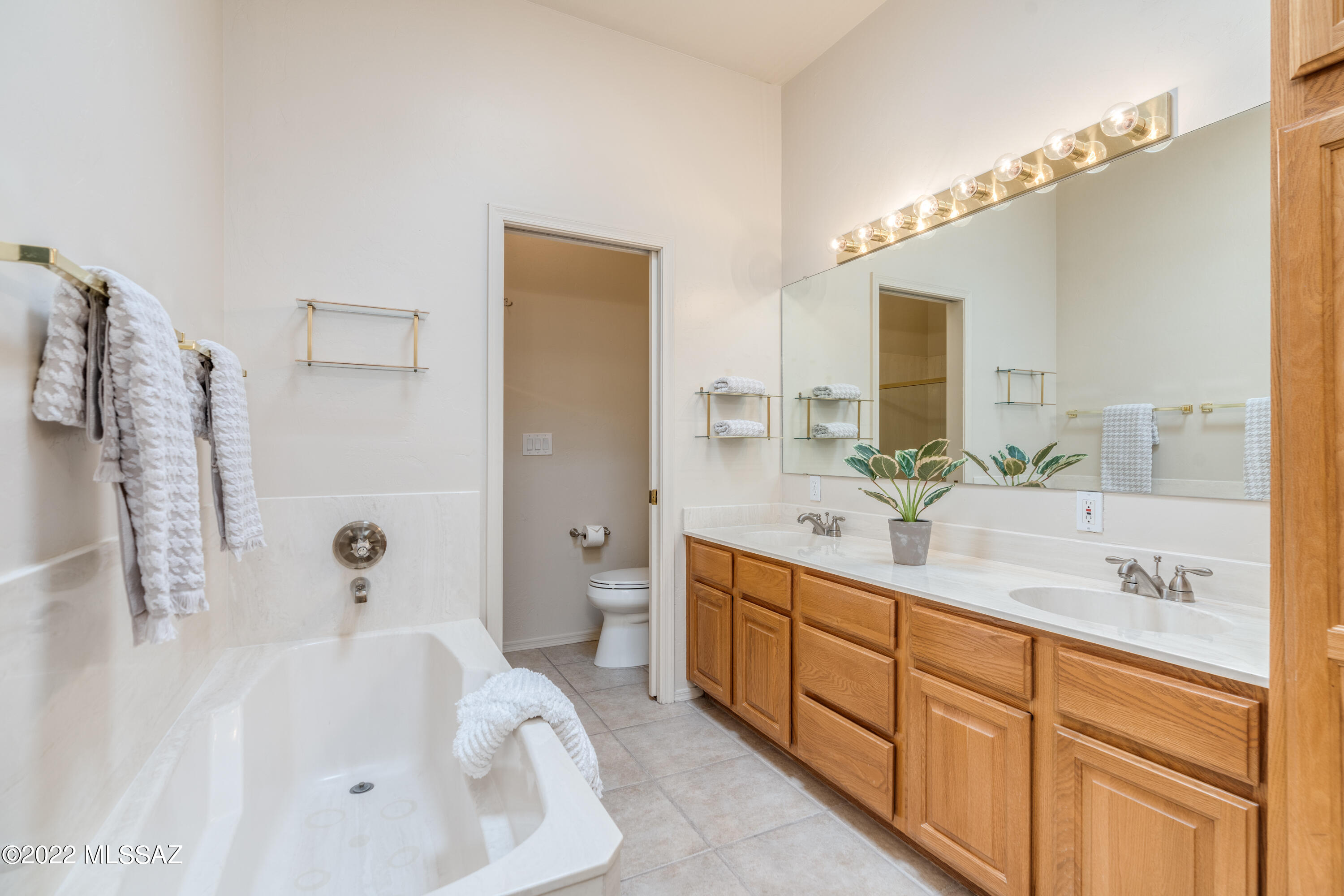 Valle Del Oro Townhomes (1-90) - Residential