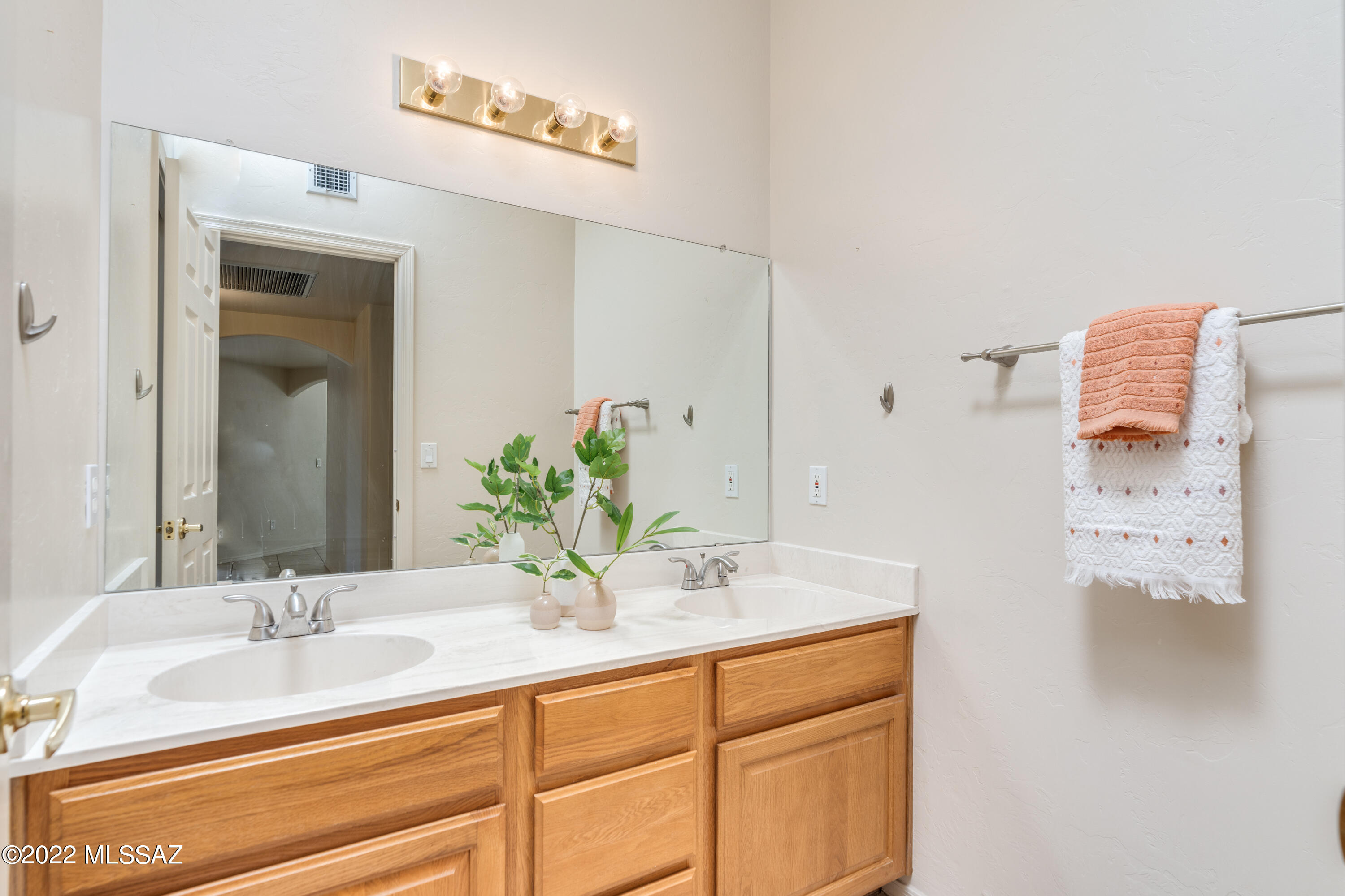 Valle Del Oro Townhomes (1-90) - Residential
