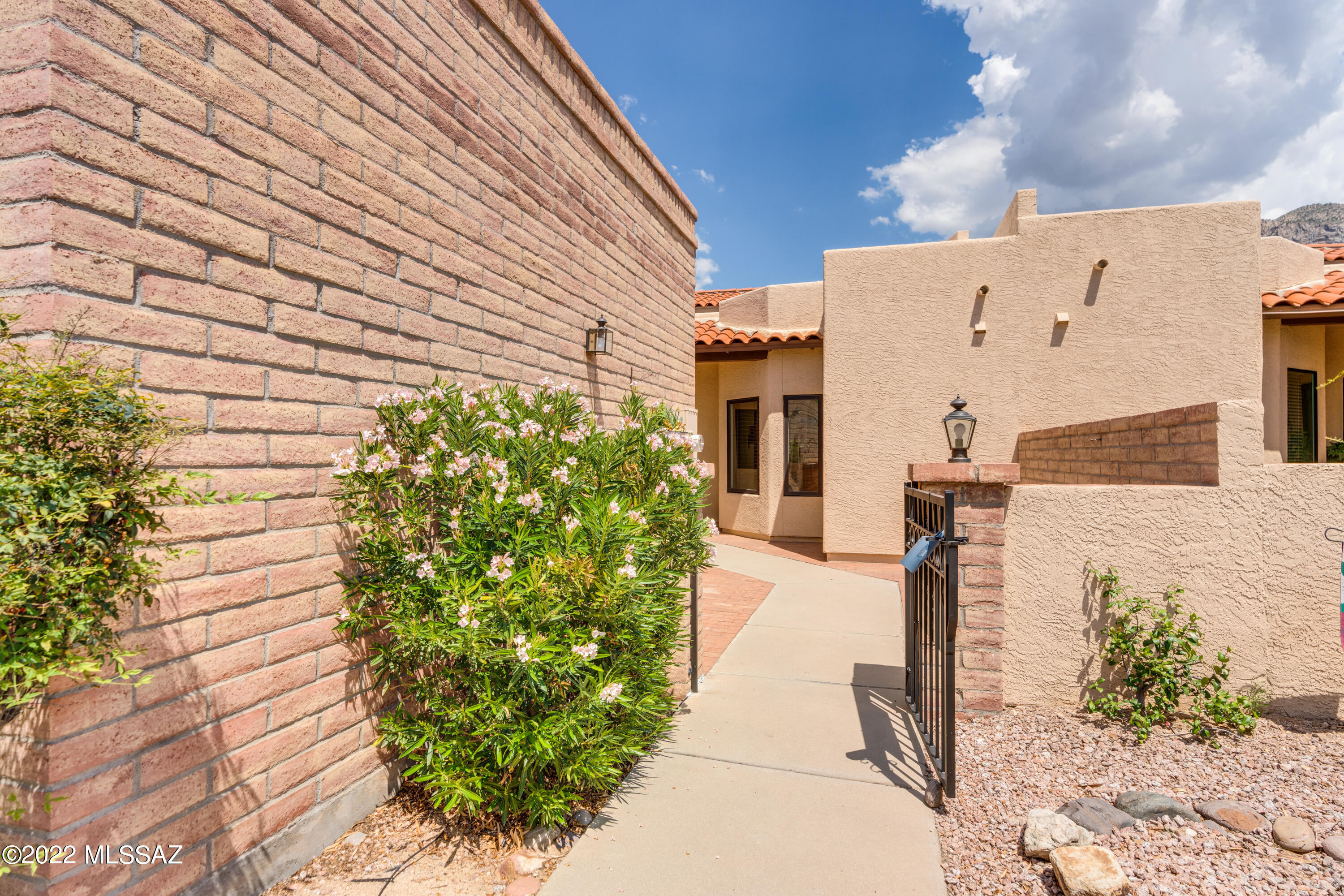 Valle Del Oro Townhomes (1-90) - Residential