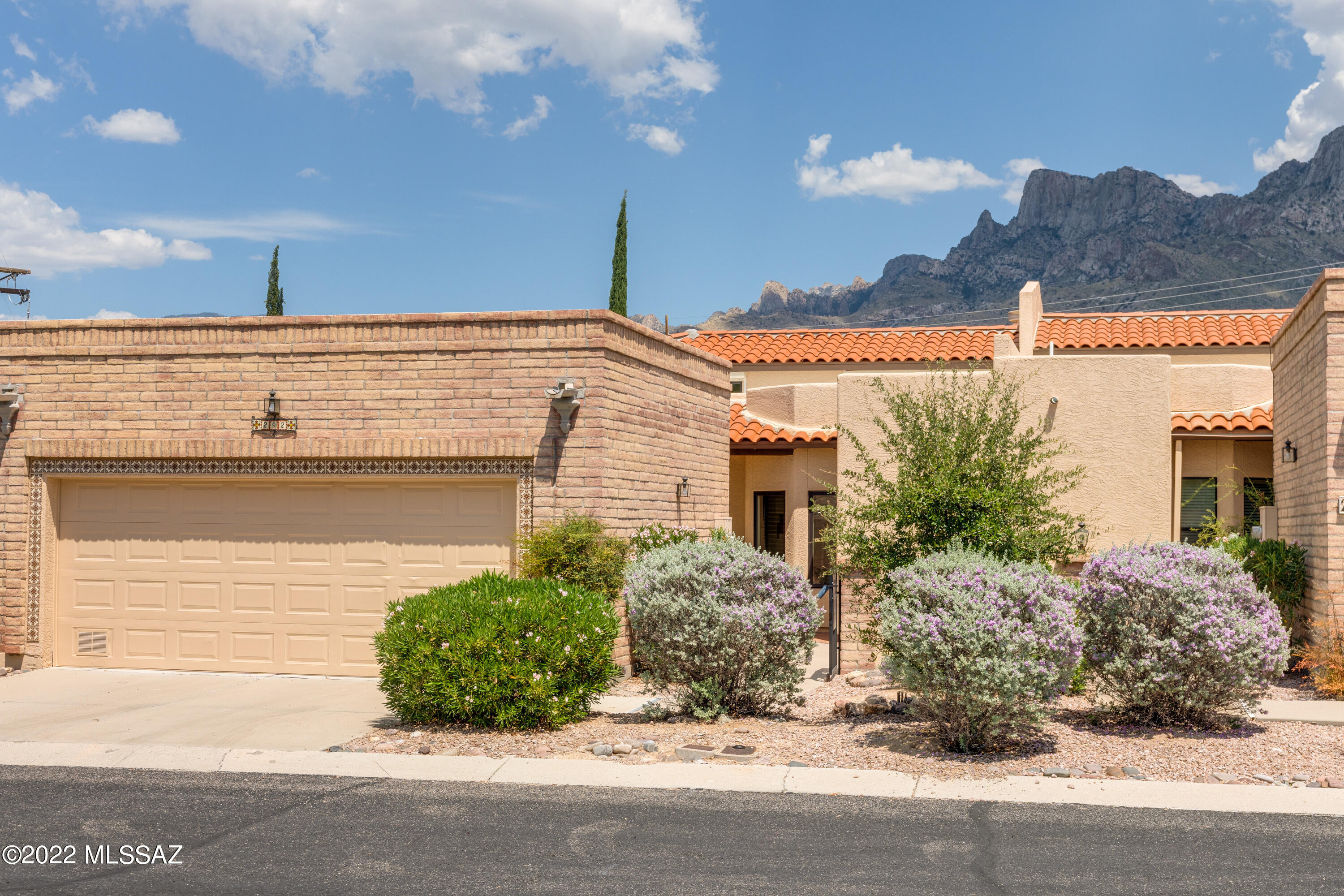 Valle Del Oro Townhomes (1-90) - Residential