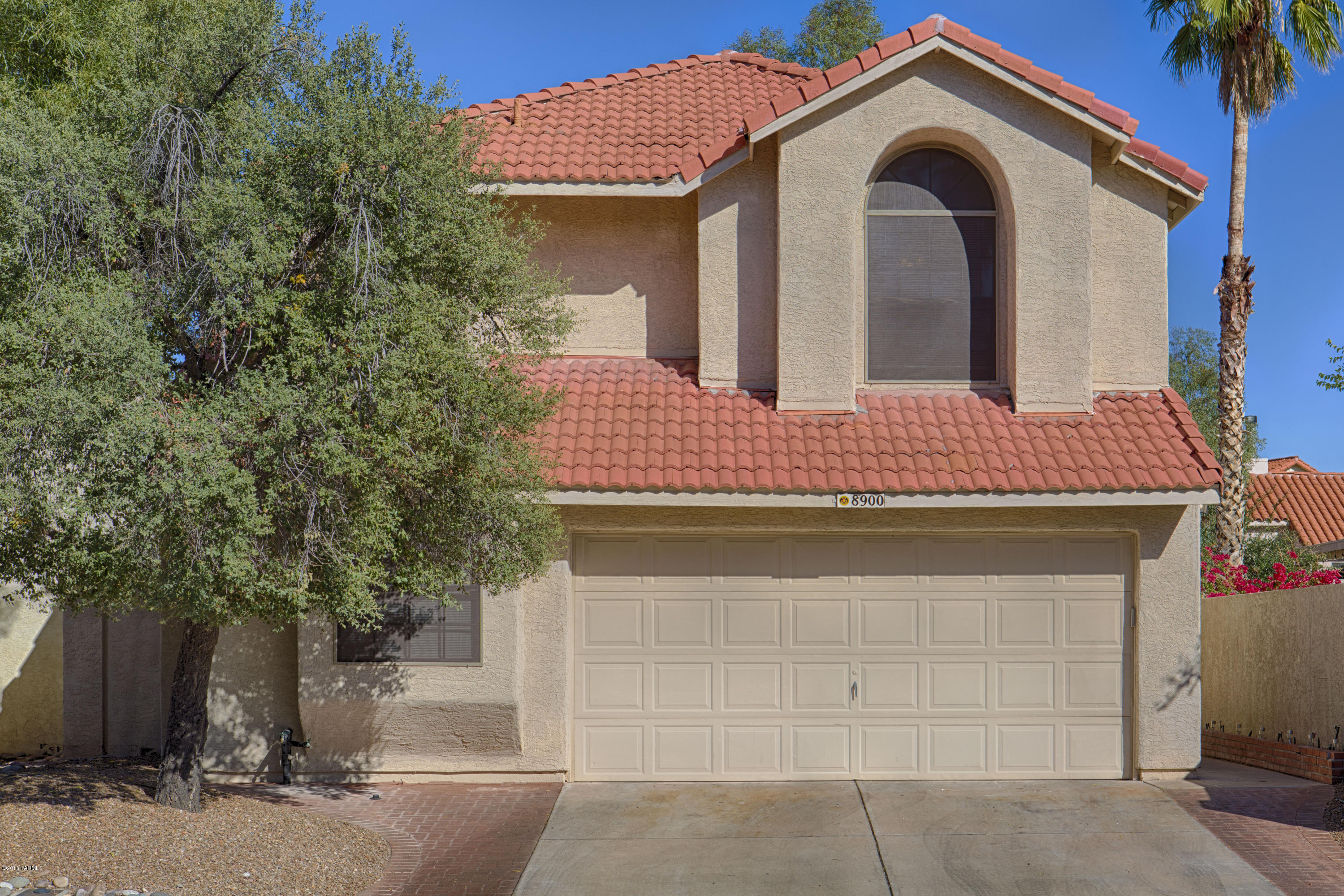 This beautifully remodeled home sits in the gated community of Countryside Valley. The master suite is downstairs! There are 2 additional bedrooms upstairs along with a great loft area. You will love your kitchen with great cabinetry, wonderful storage, granite counters, smooth top electric range and other upgraded appliances. Newer vanities w/granite counters, brushed nickel fixtures, mirrors, ceiling fans, two tone paint, 20” tile, 6 panel doors with door hardware and a new HVAC installed 2015 complete the package. Also poly plumbing was replaced with permits. You are also a member of the Countryside Community Center offering pool, play area; tennis, basketball, volleyball and racquetball courts, workout room and club house.