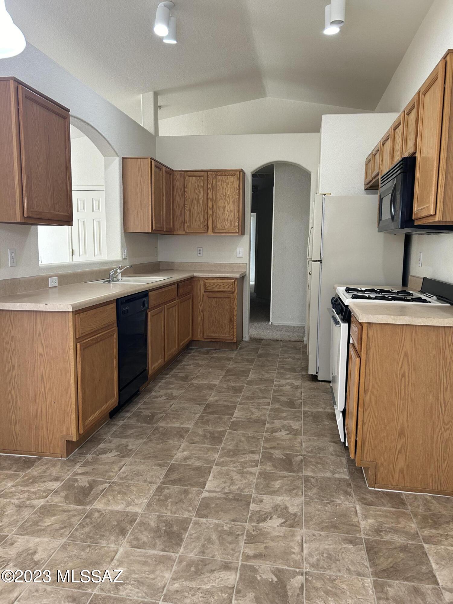 Bluffs (The) 2 - Residential Lease