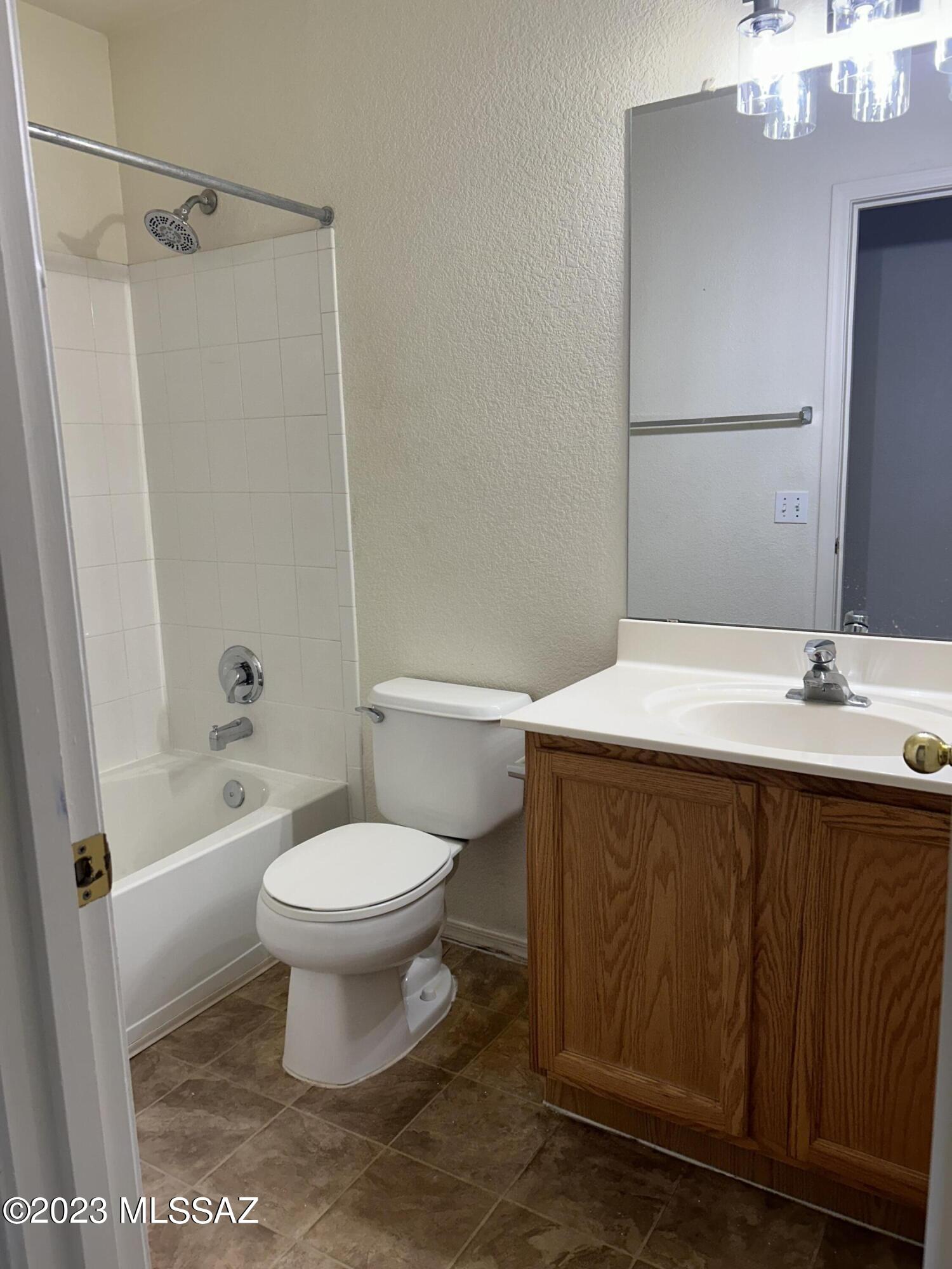 Bluffs (The) 2 - Residential Lease