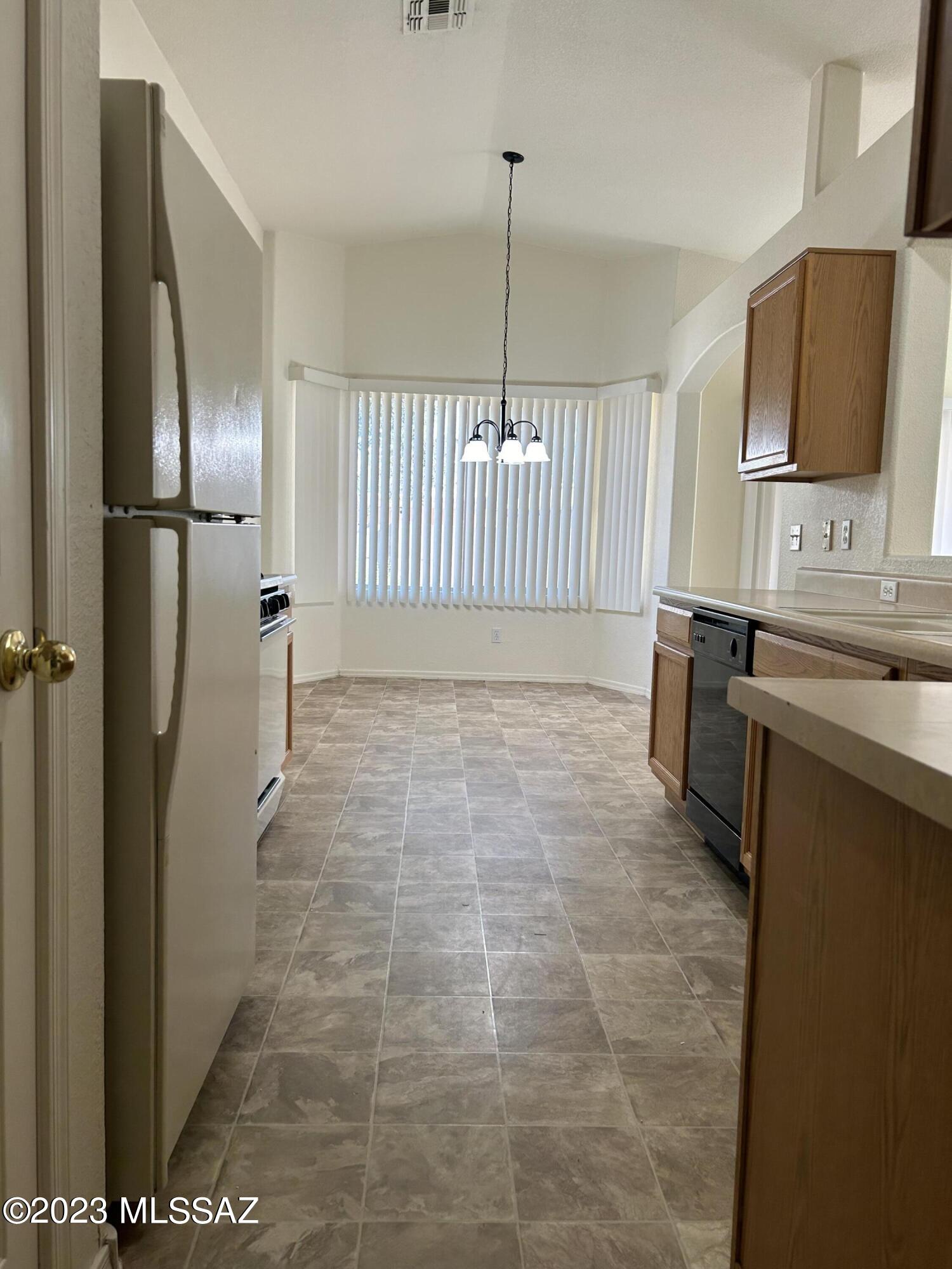 Bluffs (The) 2 - Residential Lease