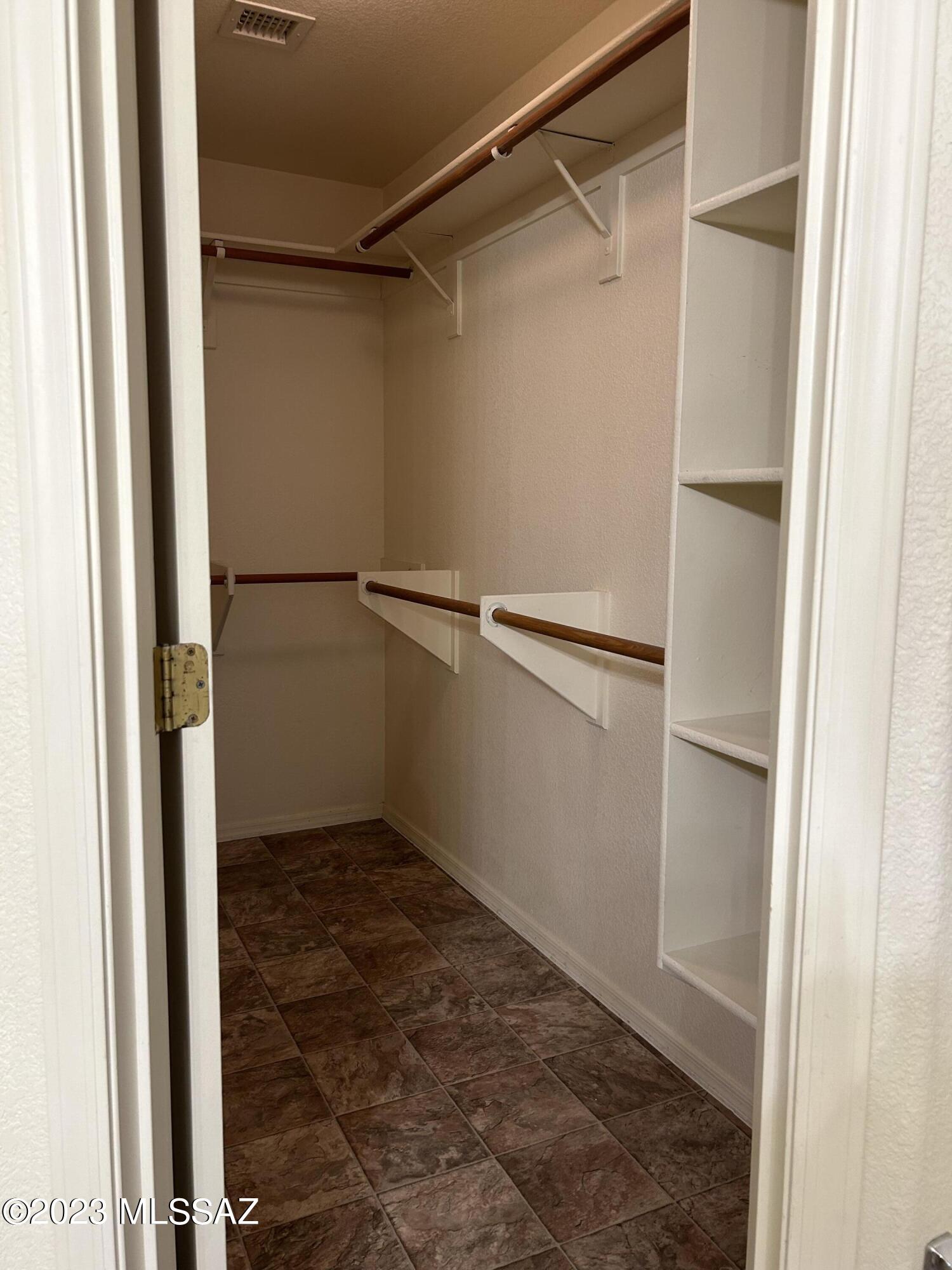 Bluffs (The) 2 - Residential Lease