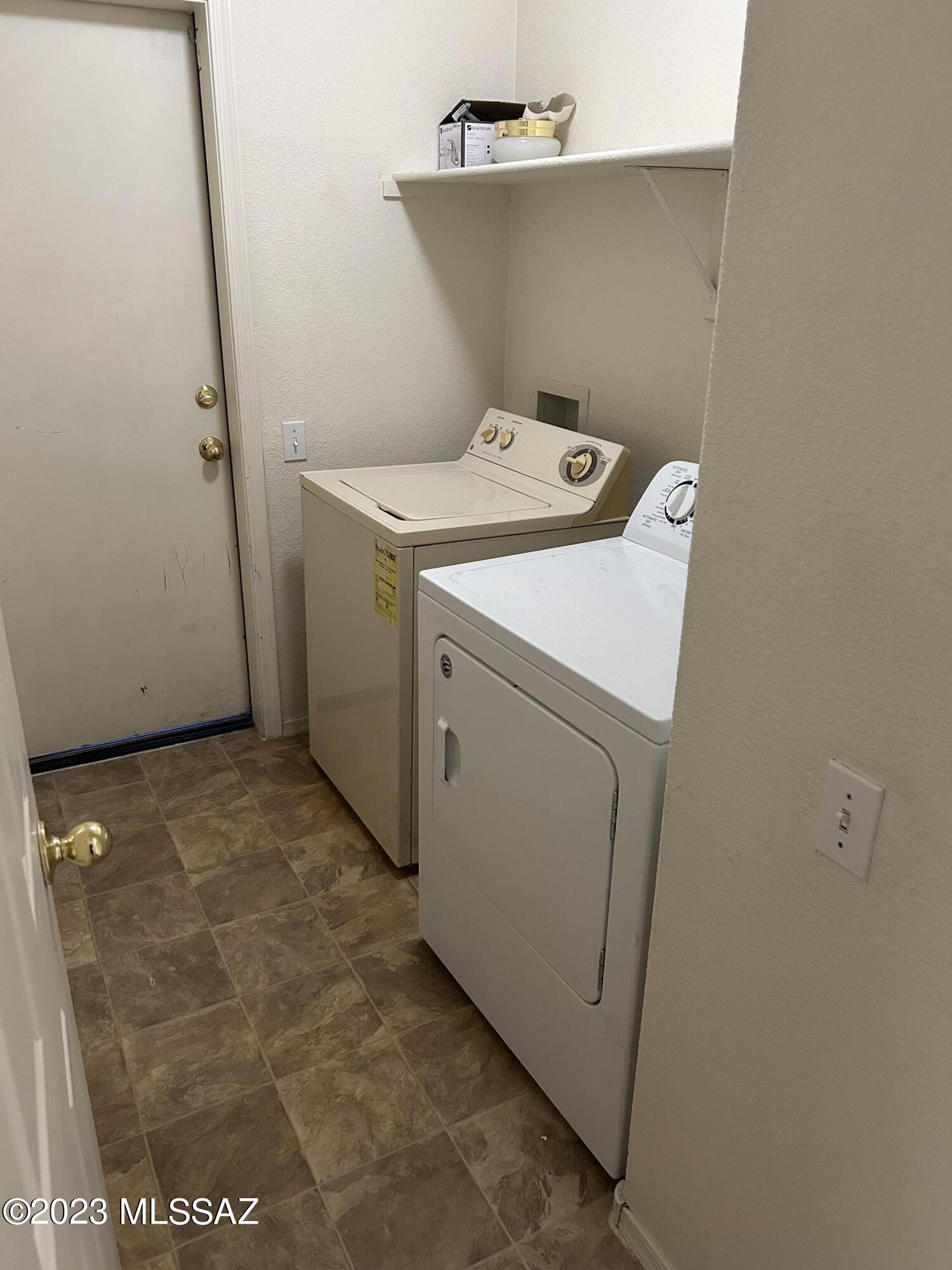 Bluffs (The) 2 - Residential Lease
