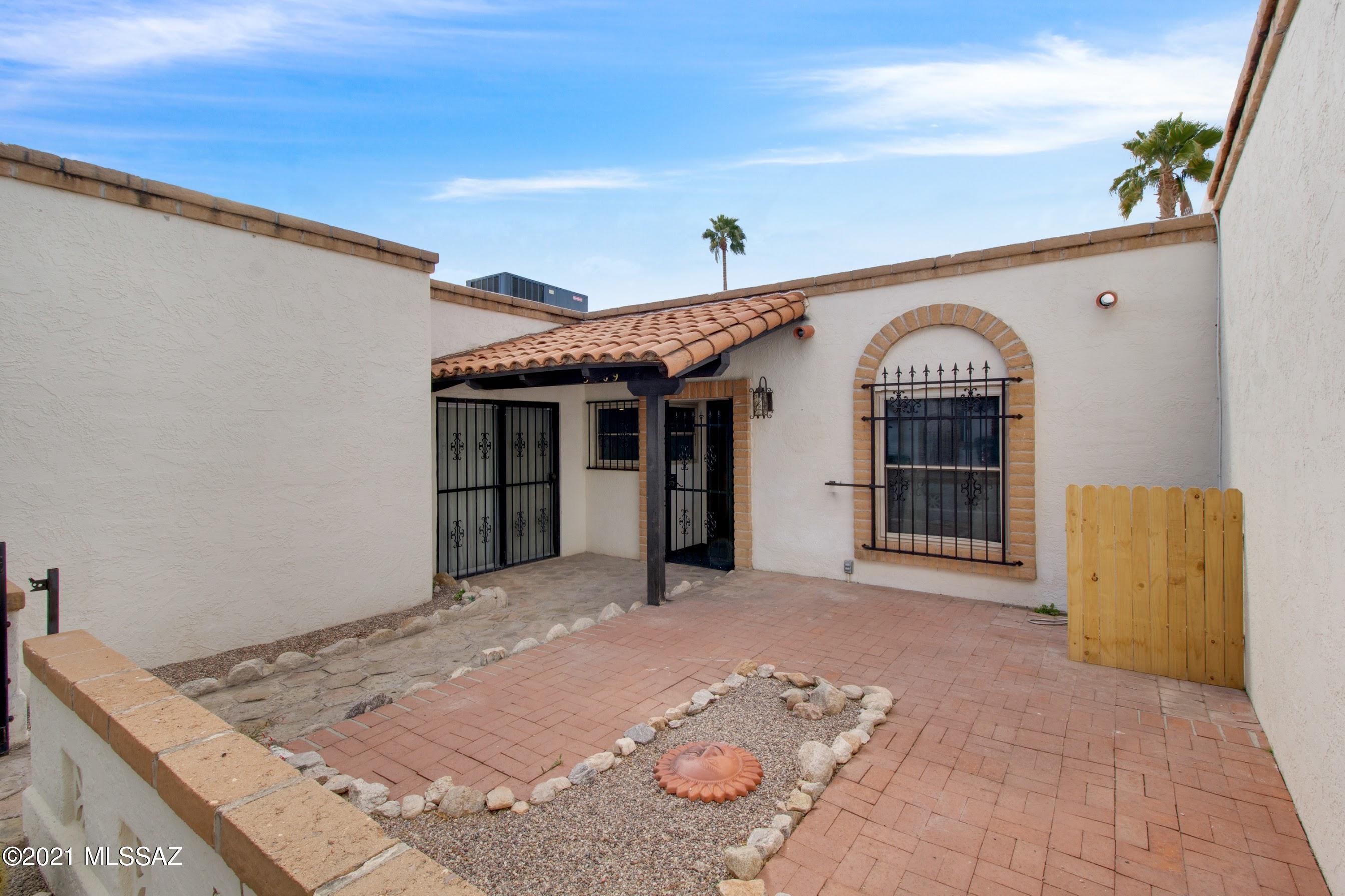 Casas Esplendora (1-24) - Residential