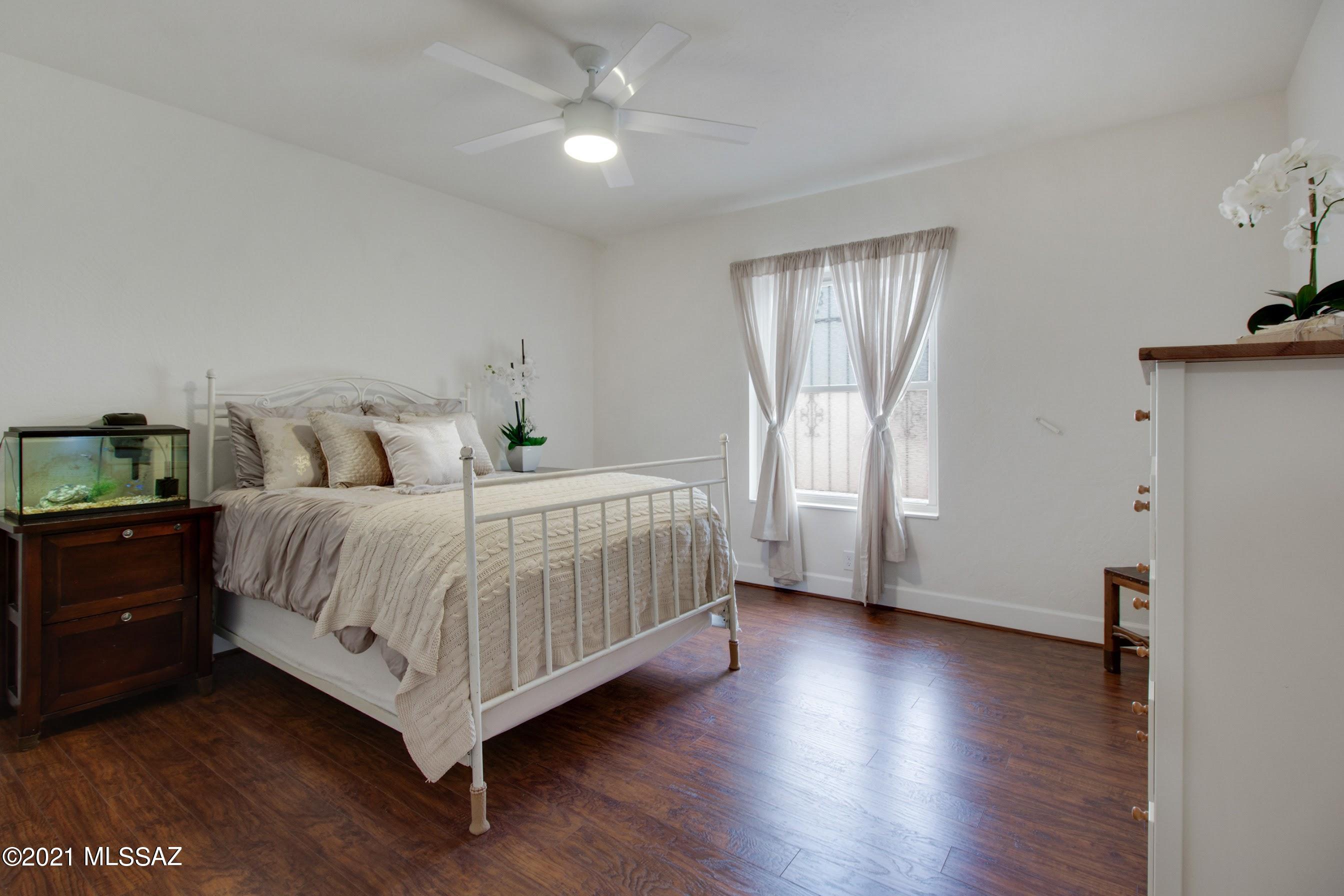 Casas Esplendora (1-24) - Residential