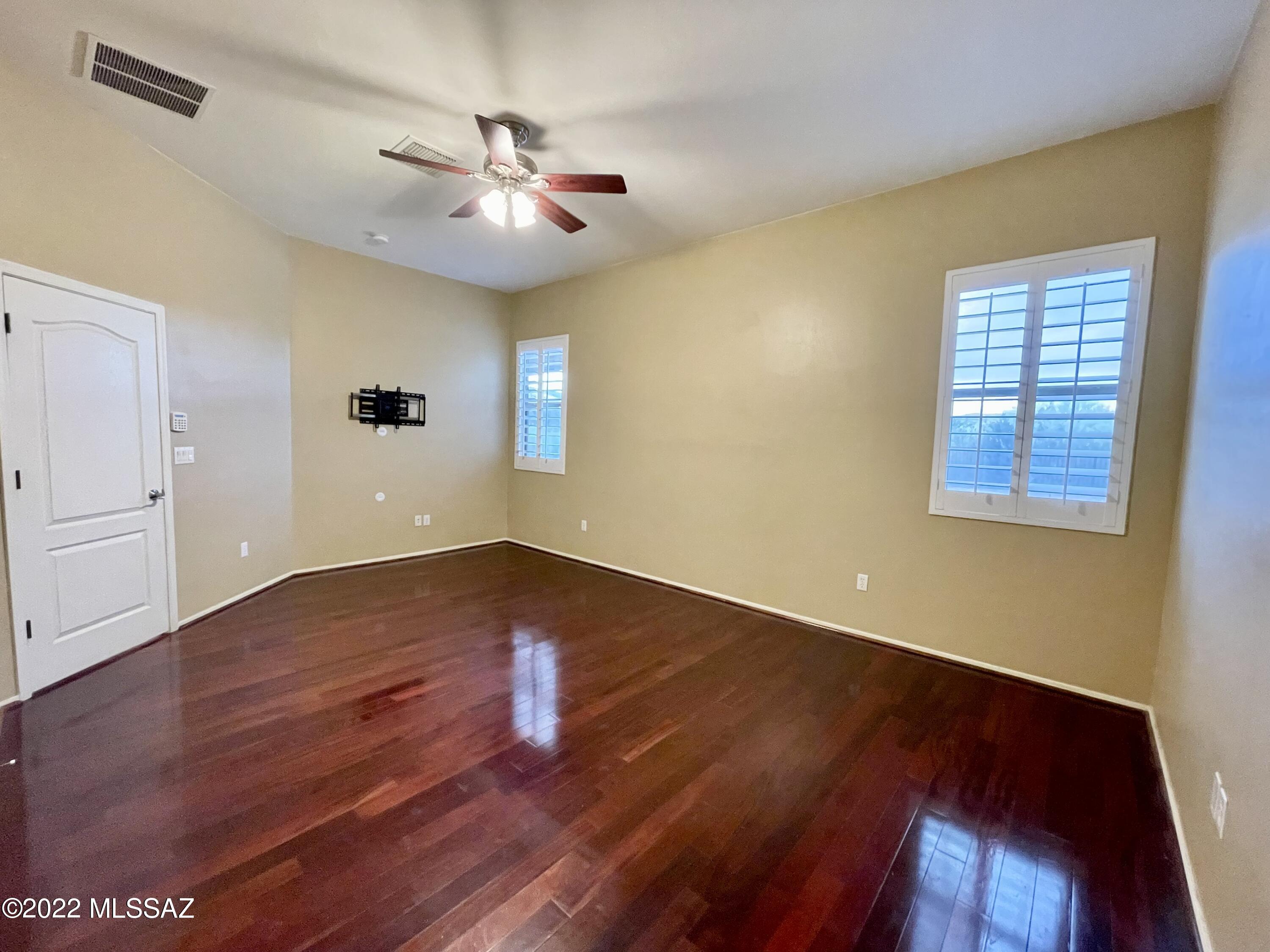Amber Crest (1-123) - Residential Lease