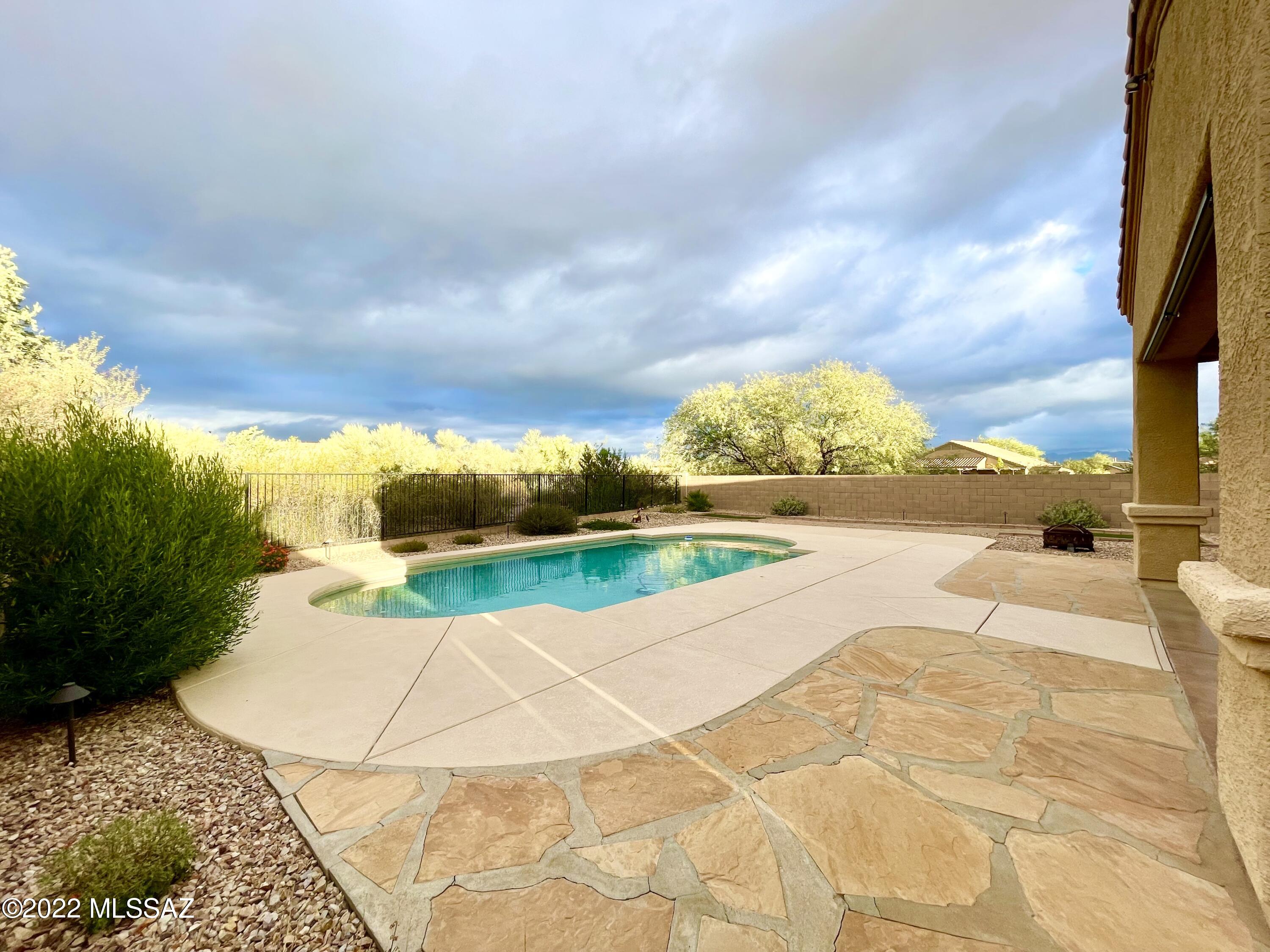 Amber Crest (1-123) - Residential Lease