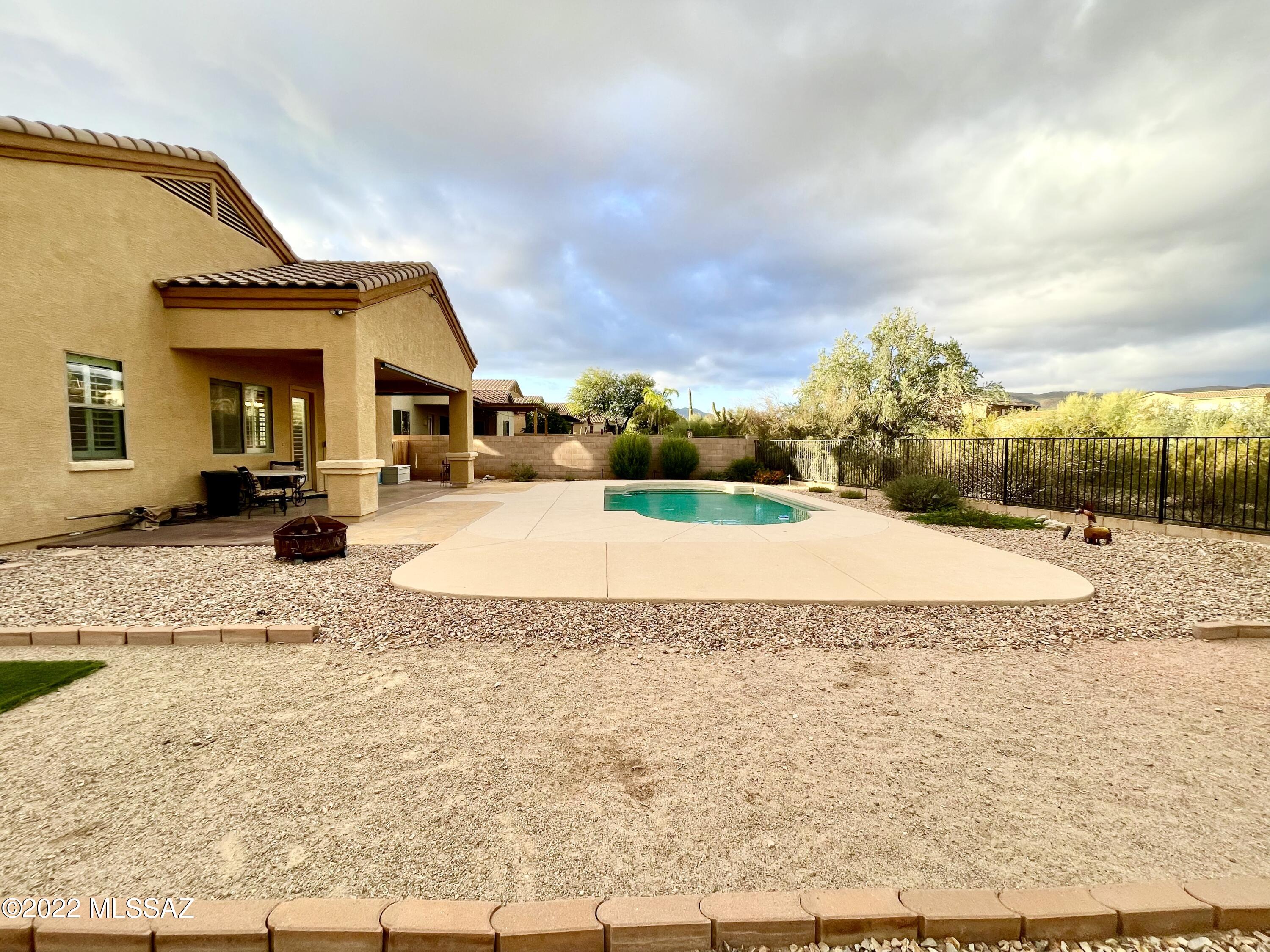 Amber Crest (1-123) - Residential Lease