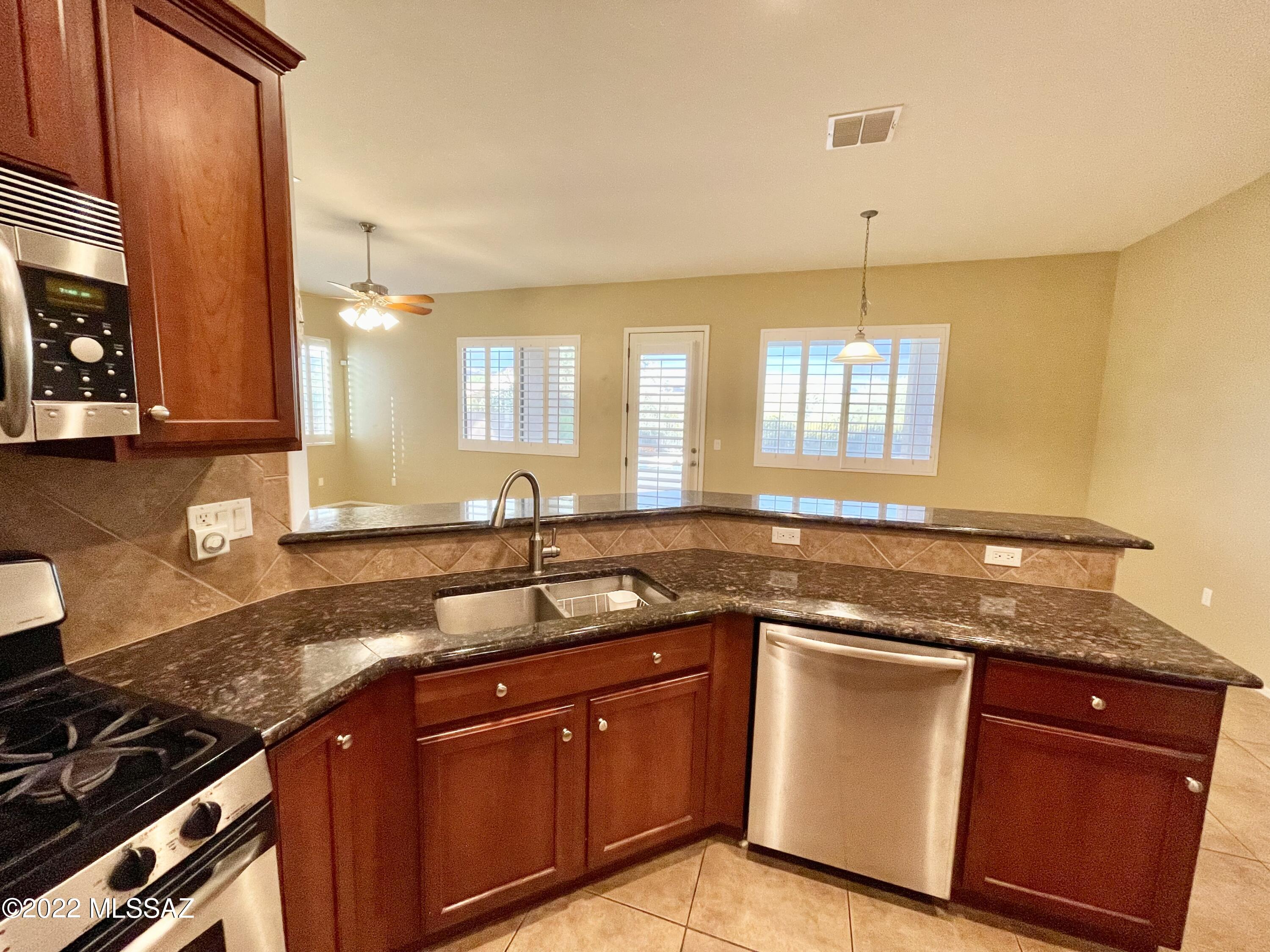 Amber Crest (1-123) - Residential Lease