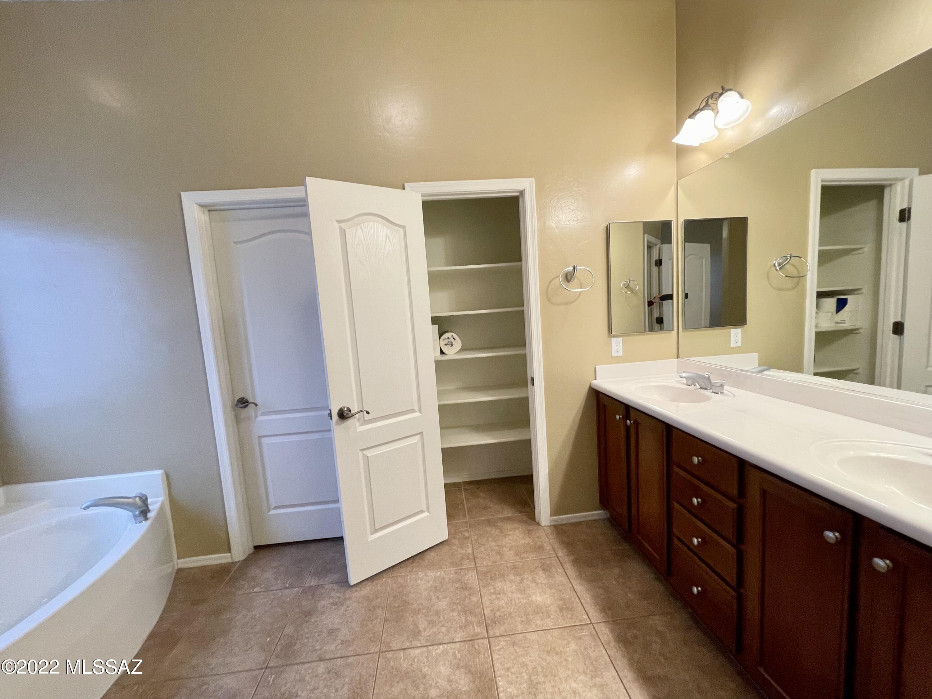 Amber Crest (1-123) - Residential Lease