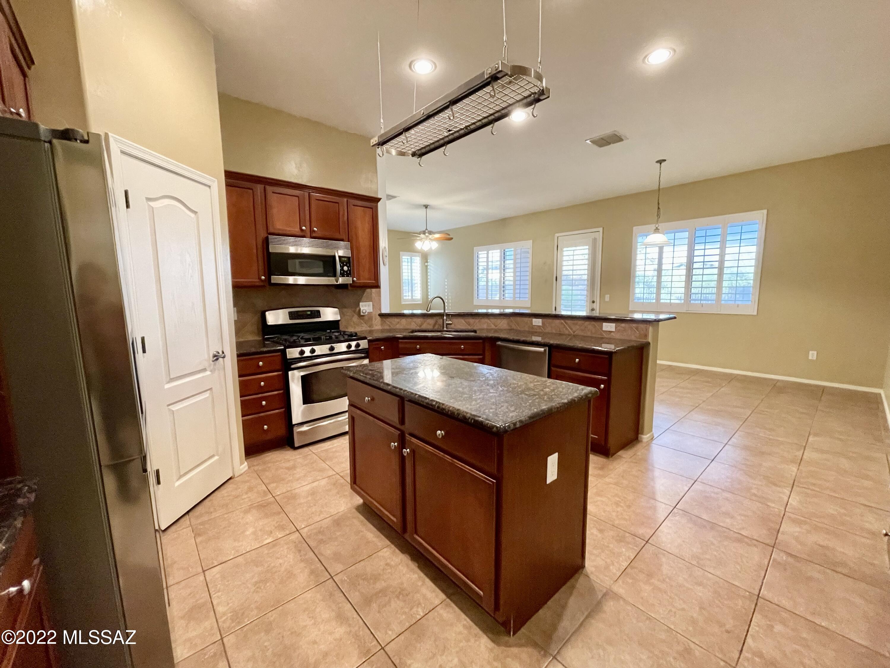Amber Crest (1-123) - Residential Lease