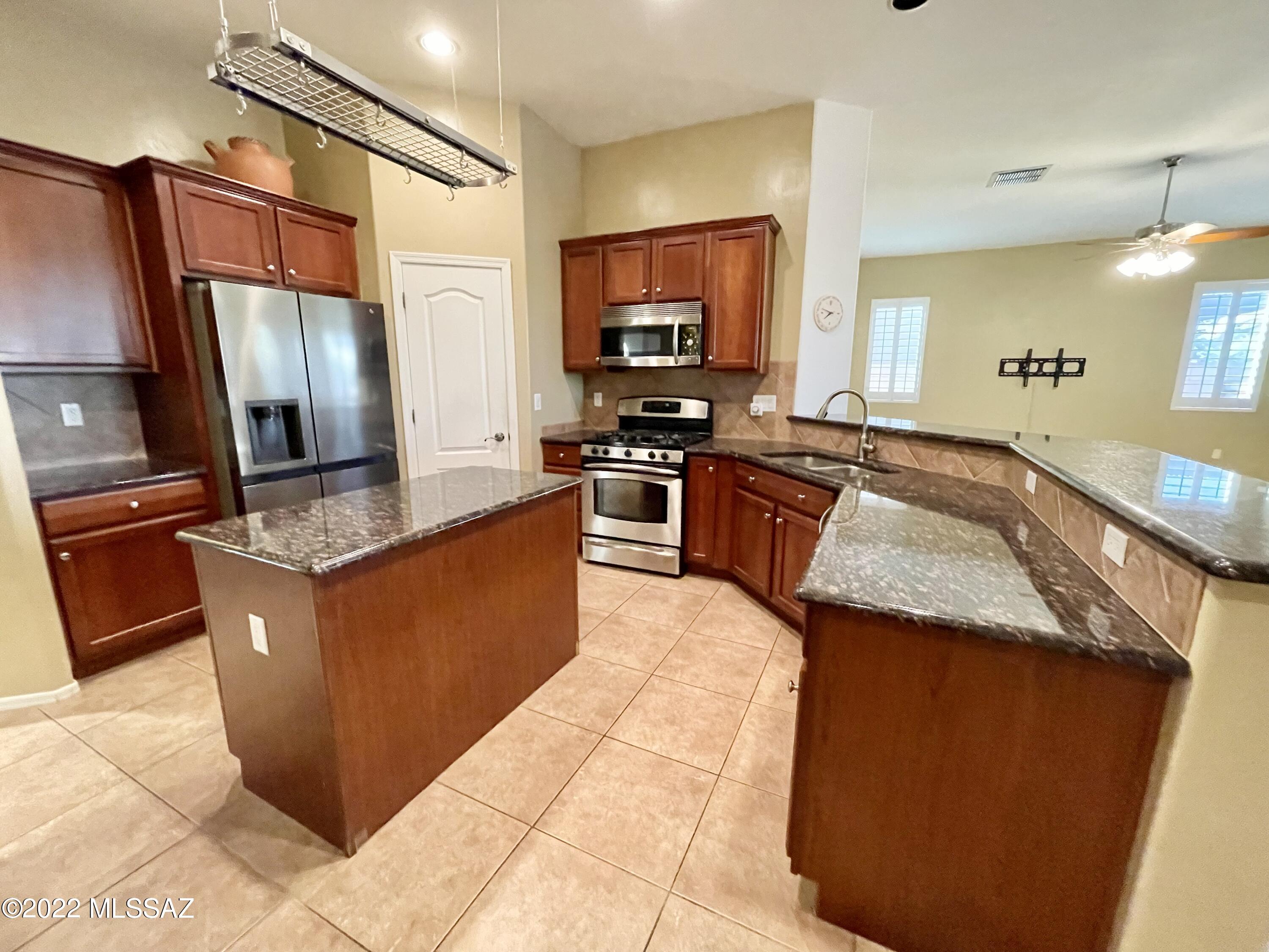 Amber Crest (1-123) - Residential Lease
