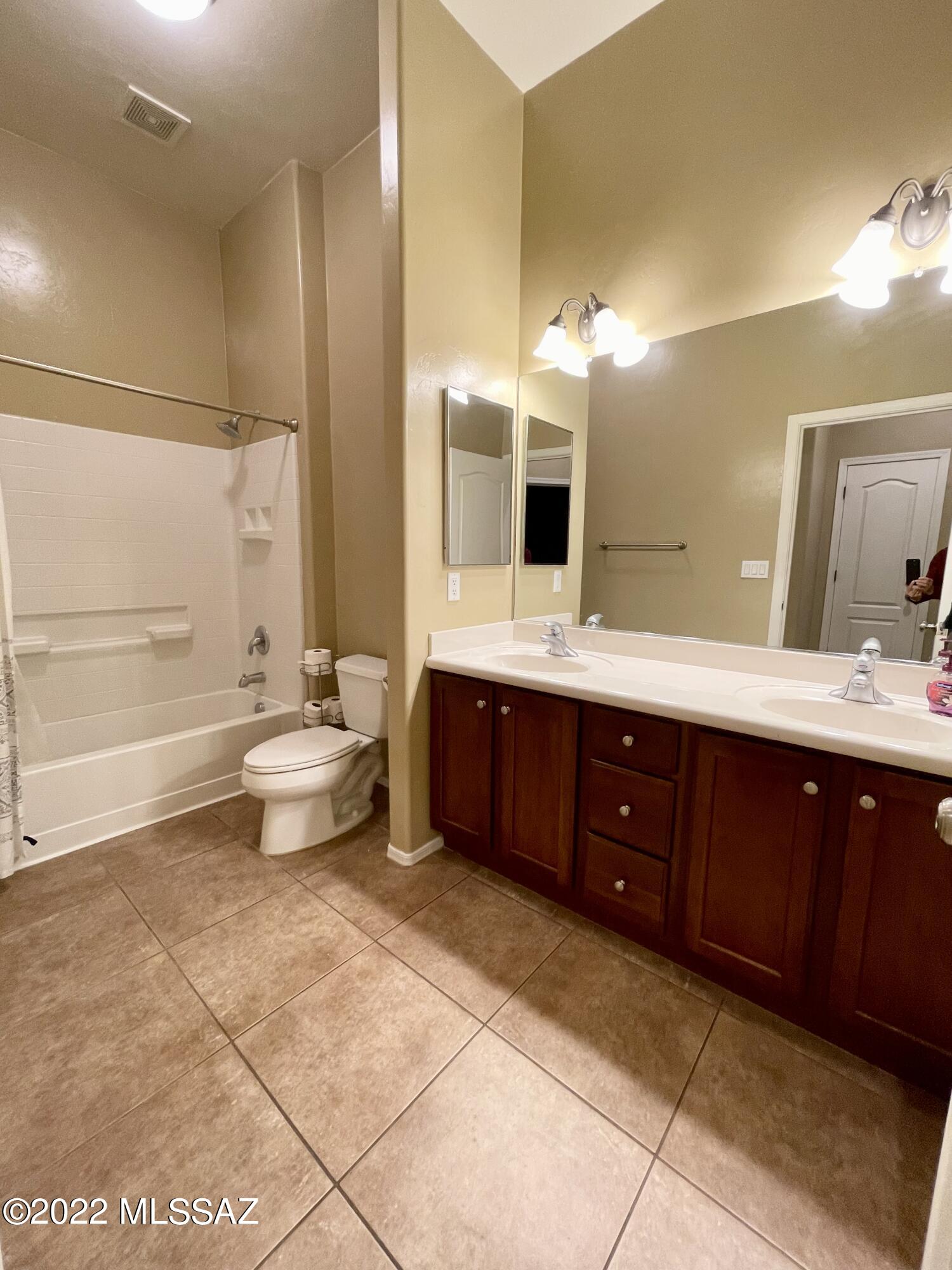 Amber Crest (1-123) - Residential Lease