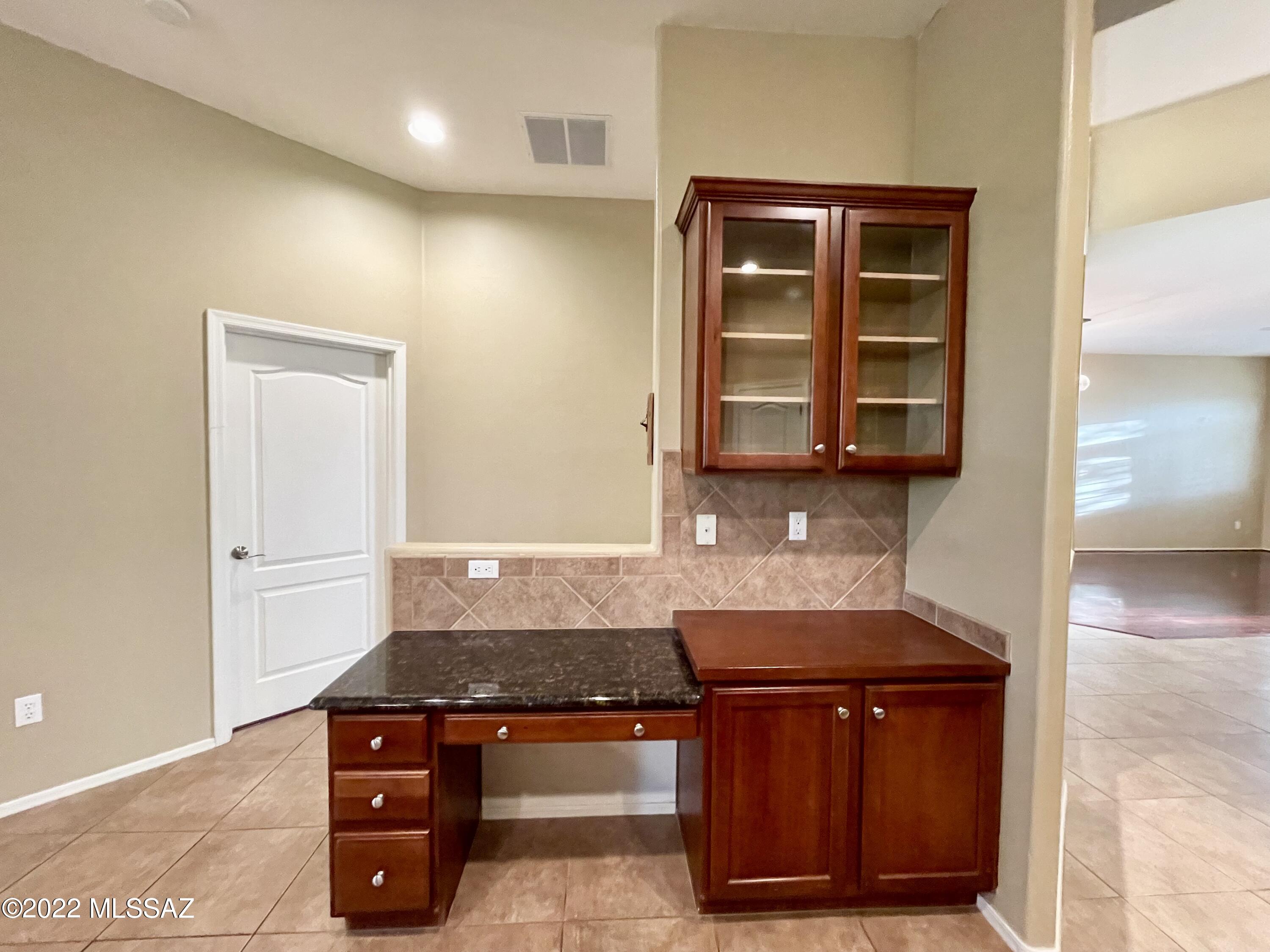 Amber Crest (1-123) - Residential Lease