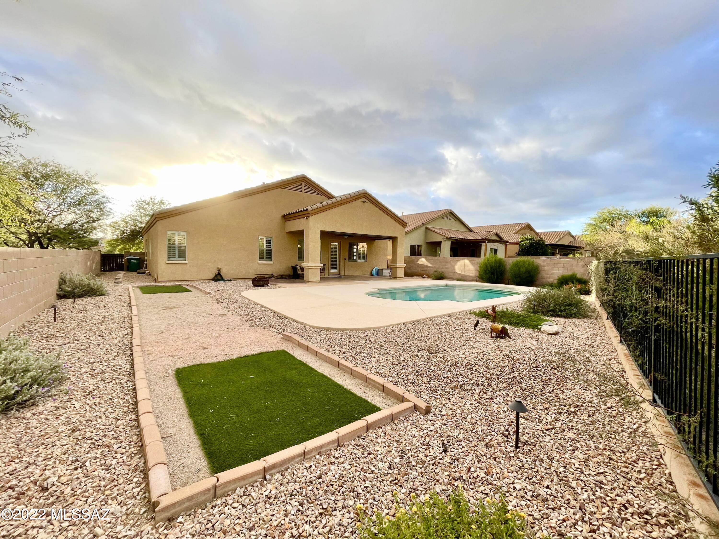 Amber Crest (1-123) - Residential Lease