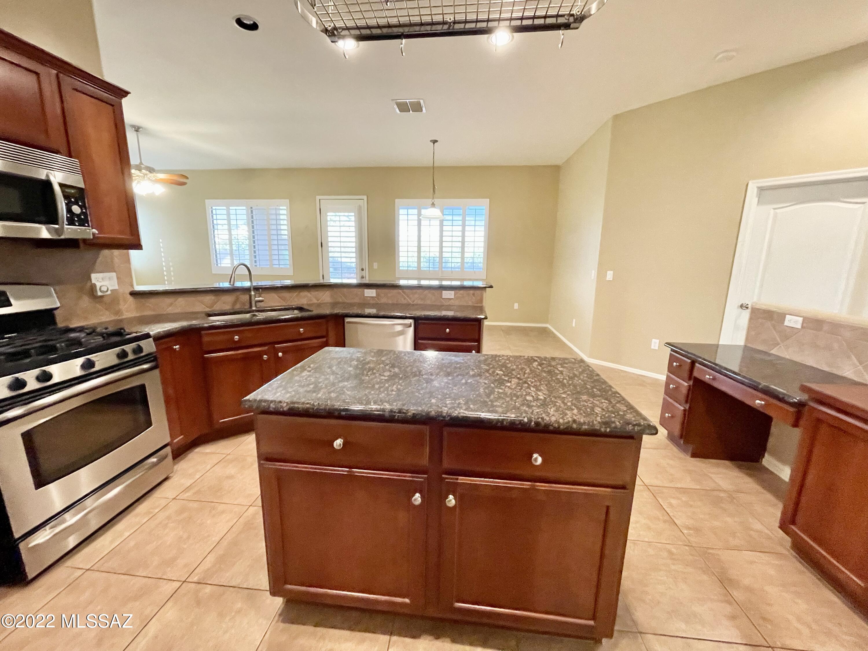Amber Crest (1-123) - Residential Lease