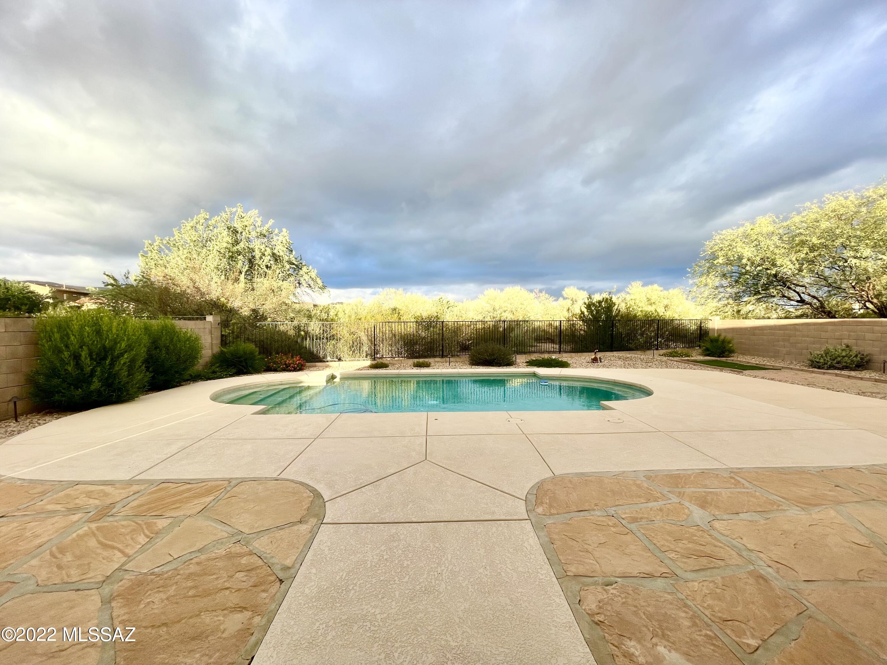Amber Crest (1-123) - Residential Lease