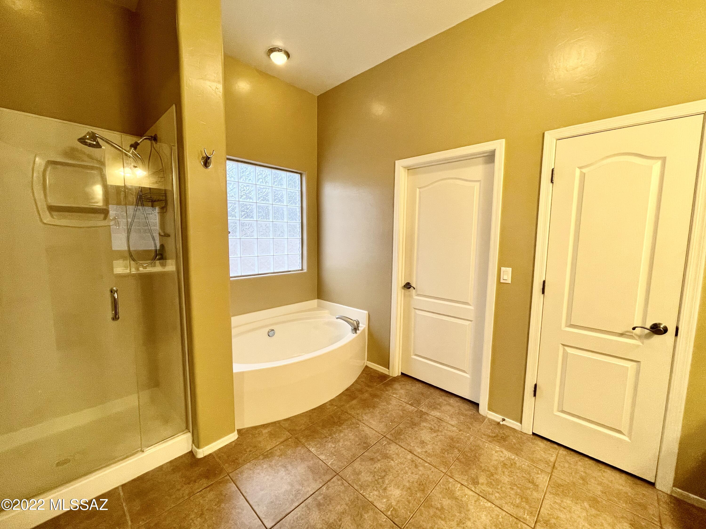 Amber Crest (1-123) - Residential Lease