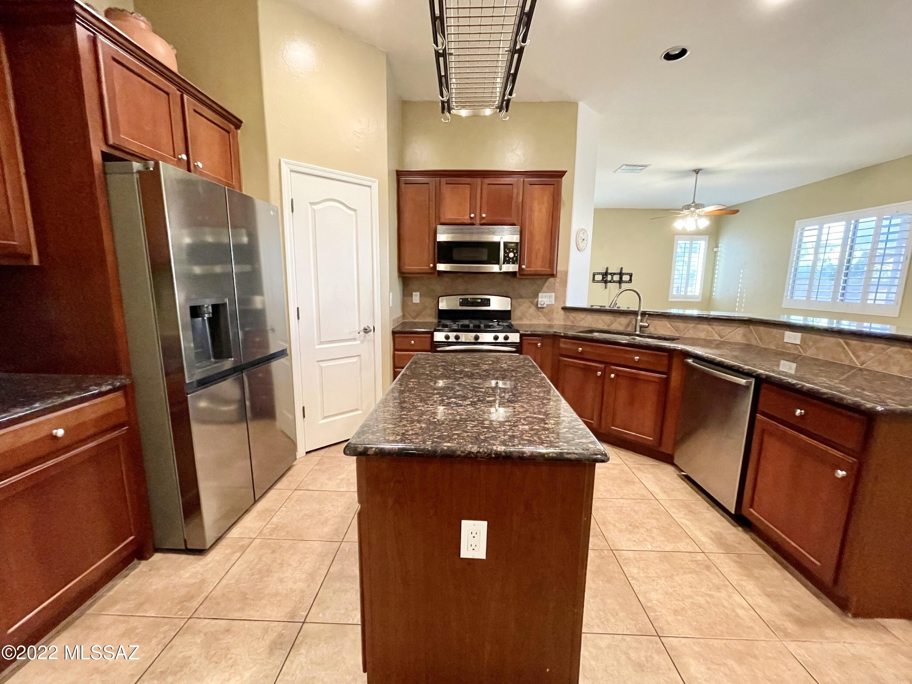 Amber Crest (1-123) - Residential Lease