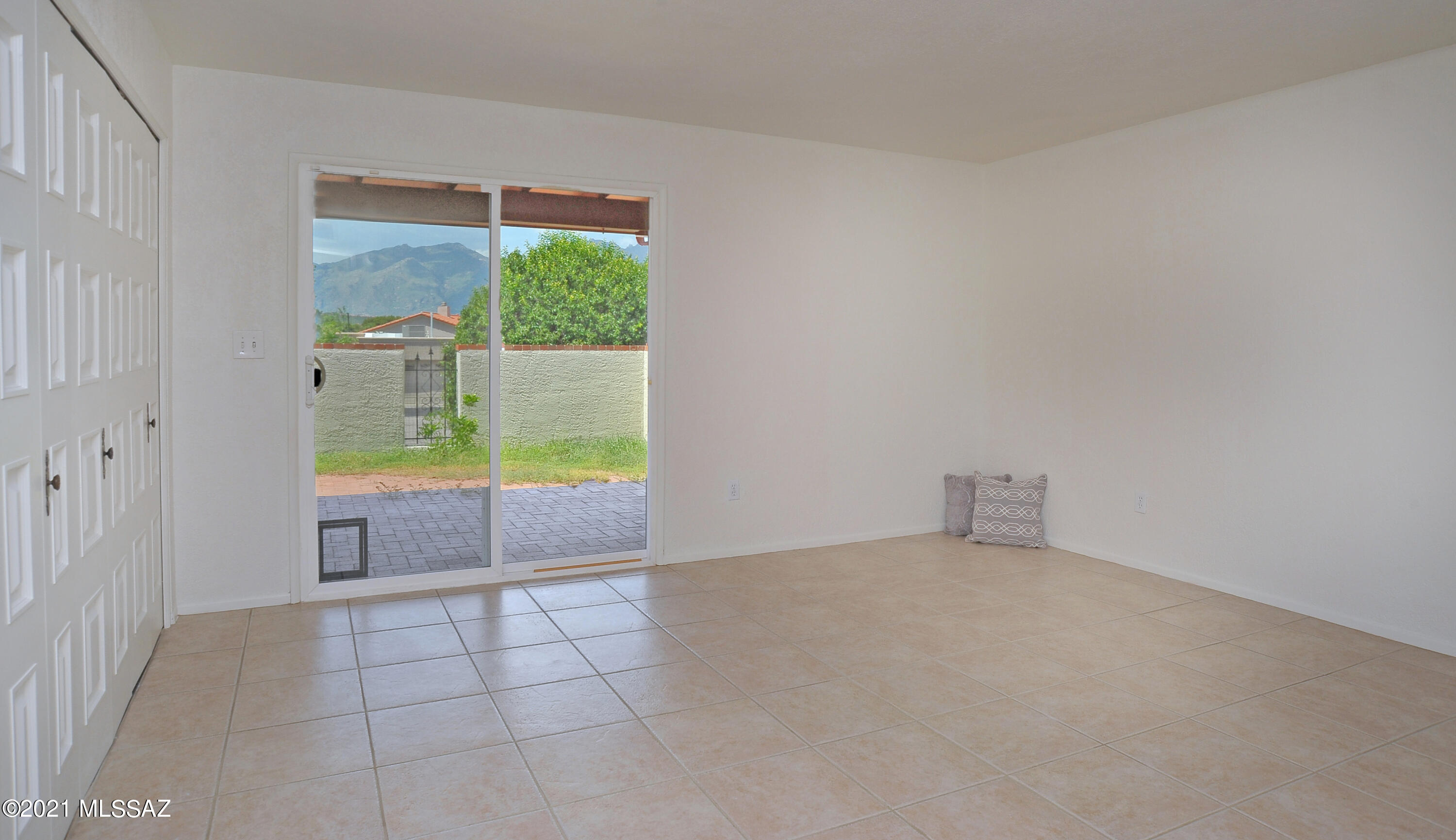 Colonia Verde (1-12) - Residential