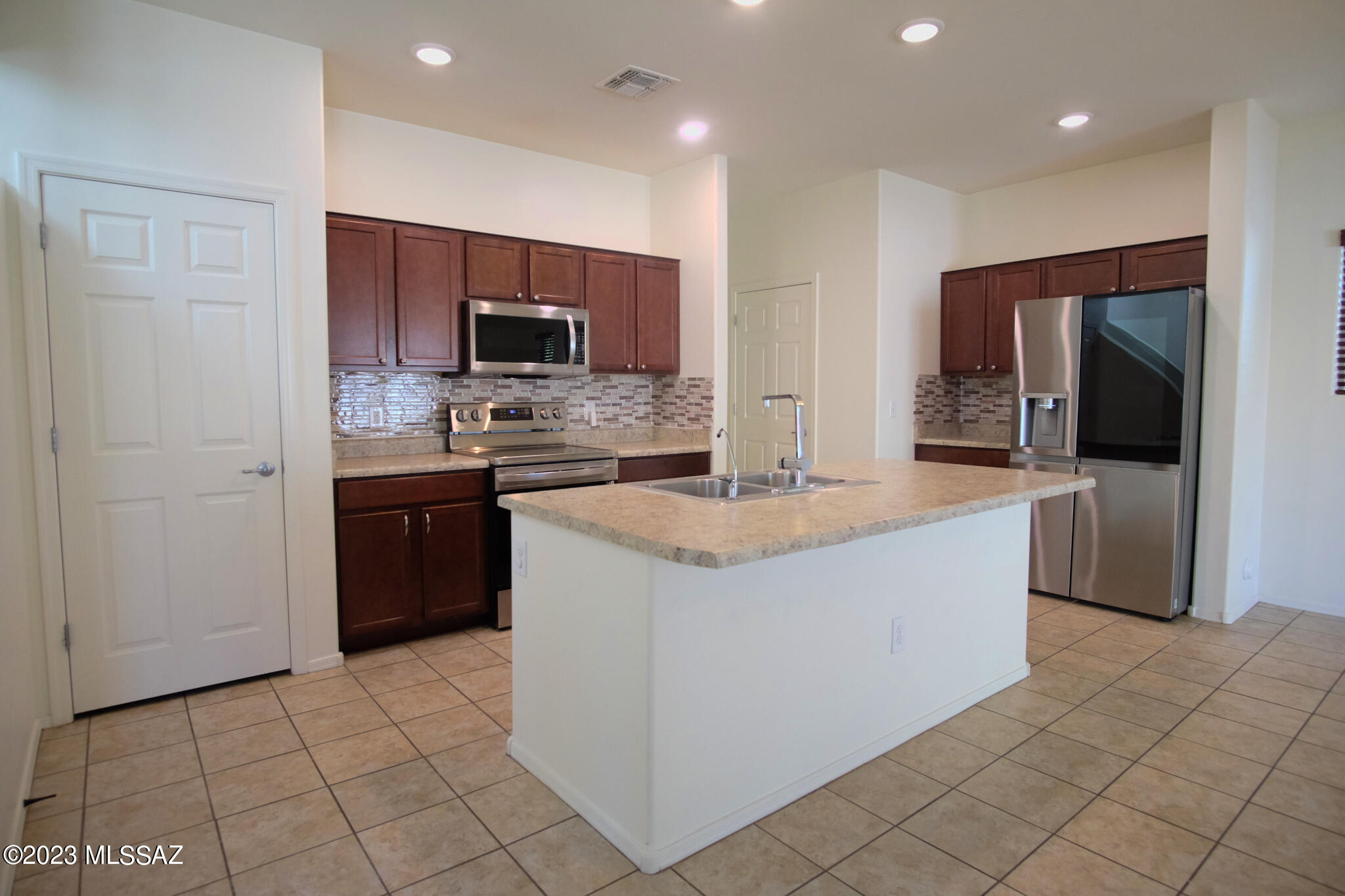 Vista Montana Estates - Residential Lease