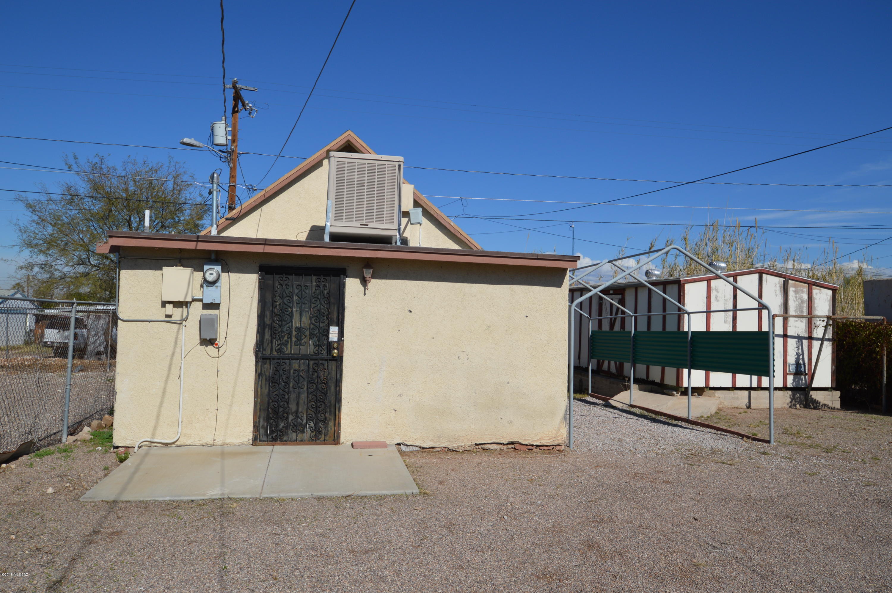 Cute studio near Ajo and 6th. Dual cooled with evap and heat pump. Tiled throughout. Kitchen with gas range and refrigerator. Quiet neighborhood. Economical and affordable. CALL TODAY!!