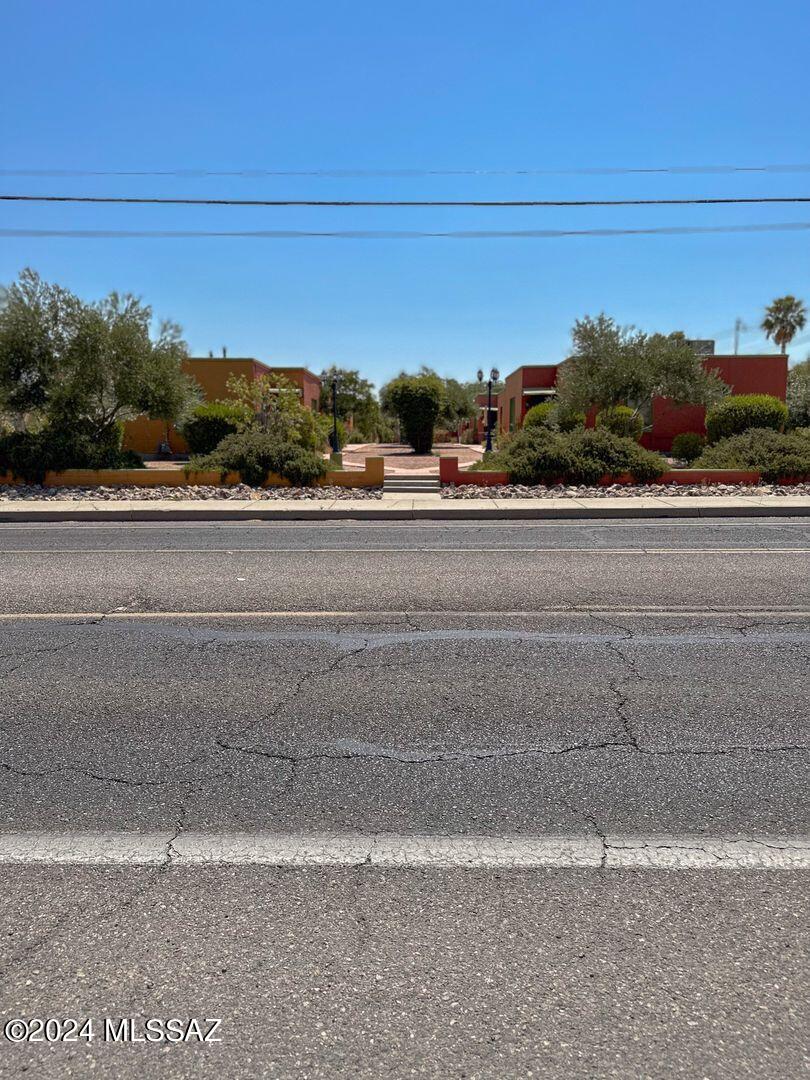 Welcome to our delightful apartment community in the heart of Tucson! If you're looking for a peaceful place to call home with easy access to everything Tucson has to offer, you've found it. Centrally situated, you're just minutes away from shopping, dining, entertainment, and public transportation. Whether you're commuting or exploring, you'll love the convenience of living here. This studio apartment is designed to make the most of its space, offering a bright and airy feel. It's perfect for individuals or couples seeking a low-maintenance living environment. Our residents appreciate the calm and quiet atmosphere, making it an ideal place to relax and unwind after a long day. You'll feel right at home in our friendly and welcoming community. No need to travel far for laundry—our on-sit
