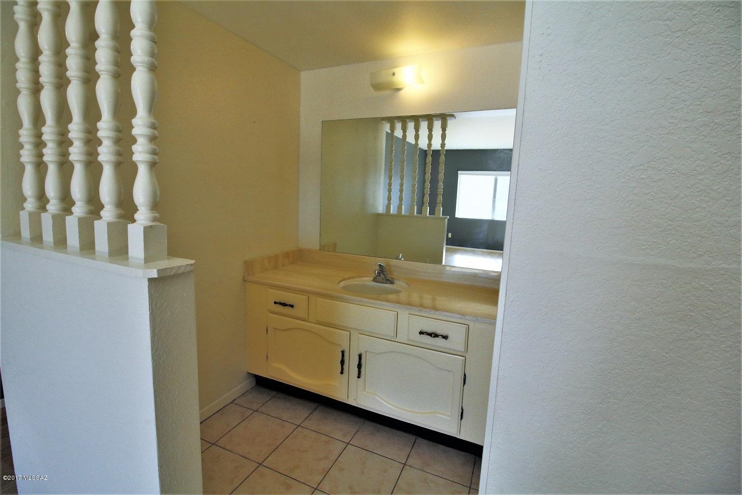Spanish Meadows Twnhss (1-105) - Residential