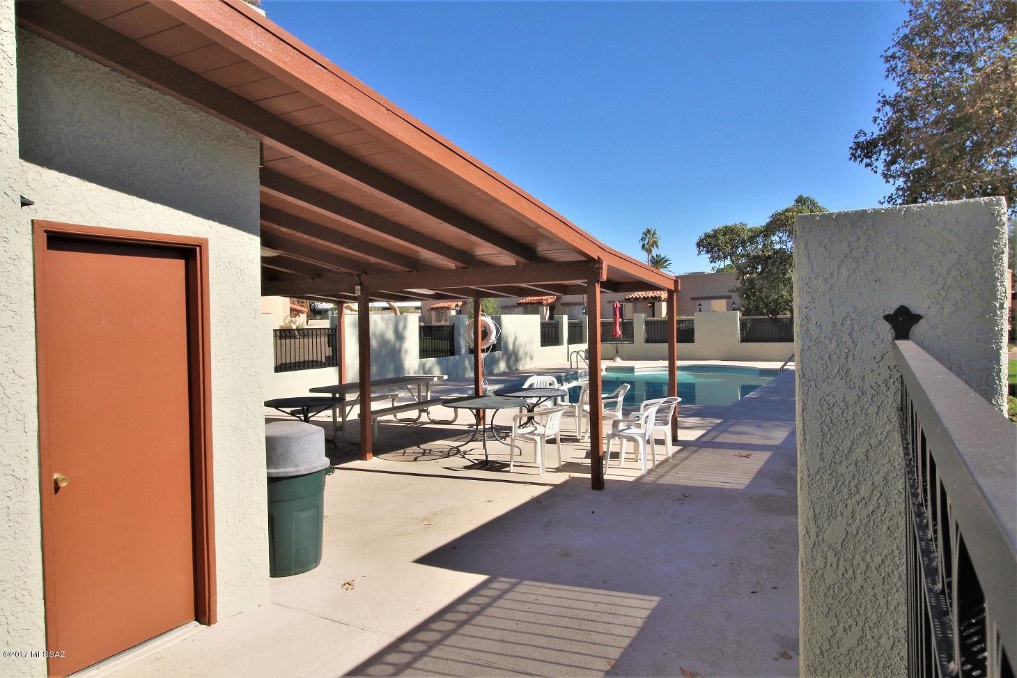 Spanish Meadows Twnhss (1-105) - Residential