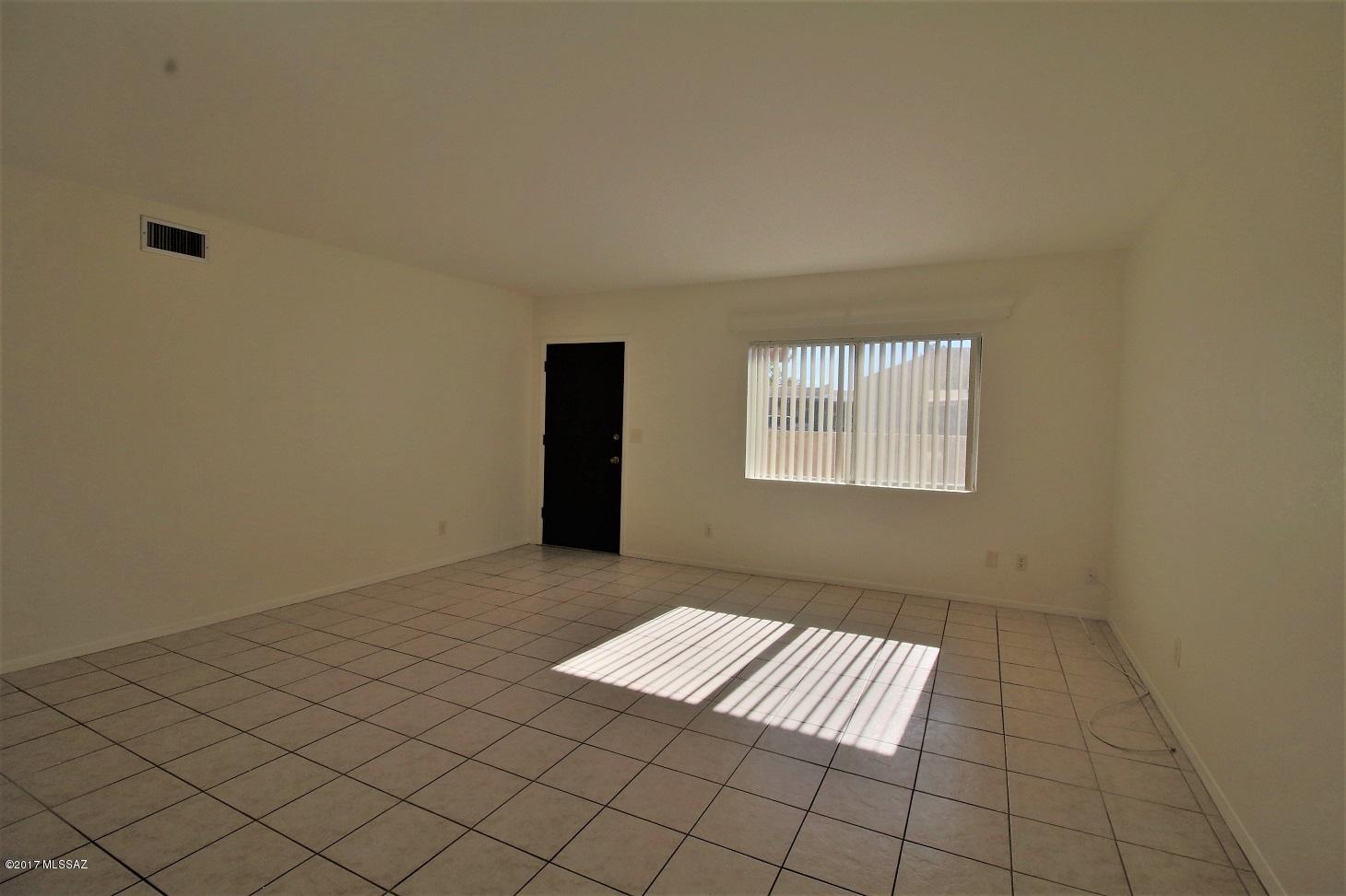 Spanish Meadows Twnhss (1-105) - Residential