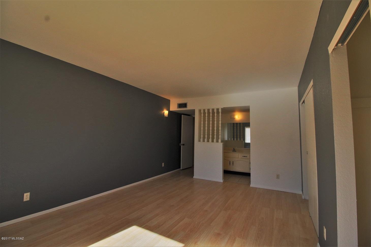 Spanish Meadows Twnhss (1-105) - Residential