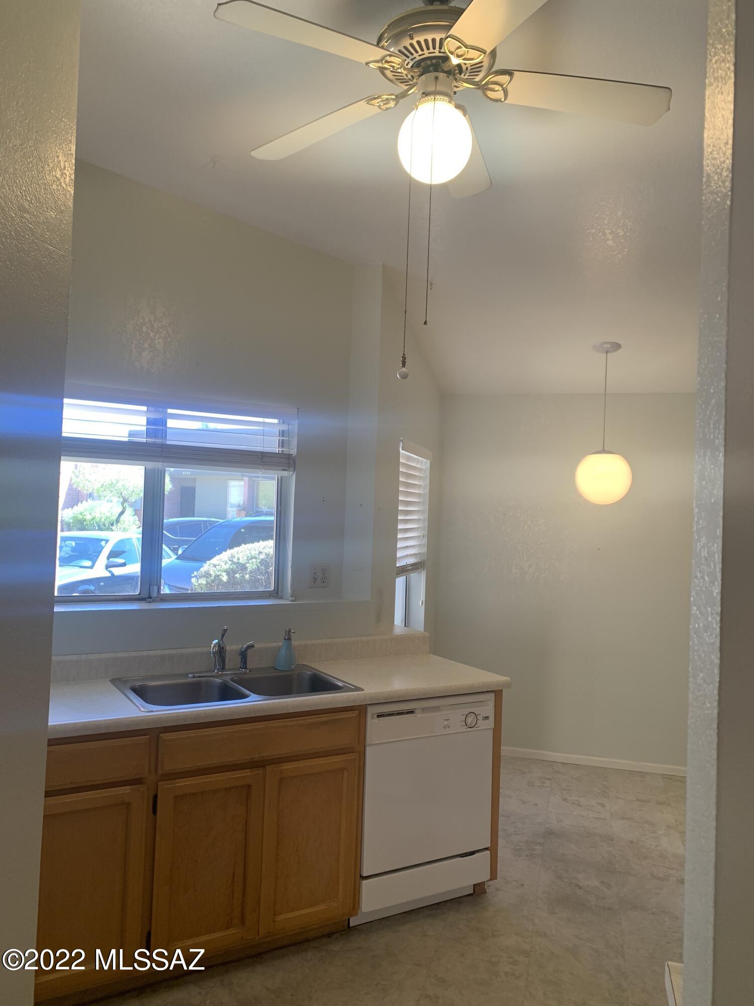 McCormick PlaceTwnhms Blk III (1-71) - Residential