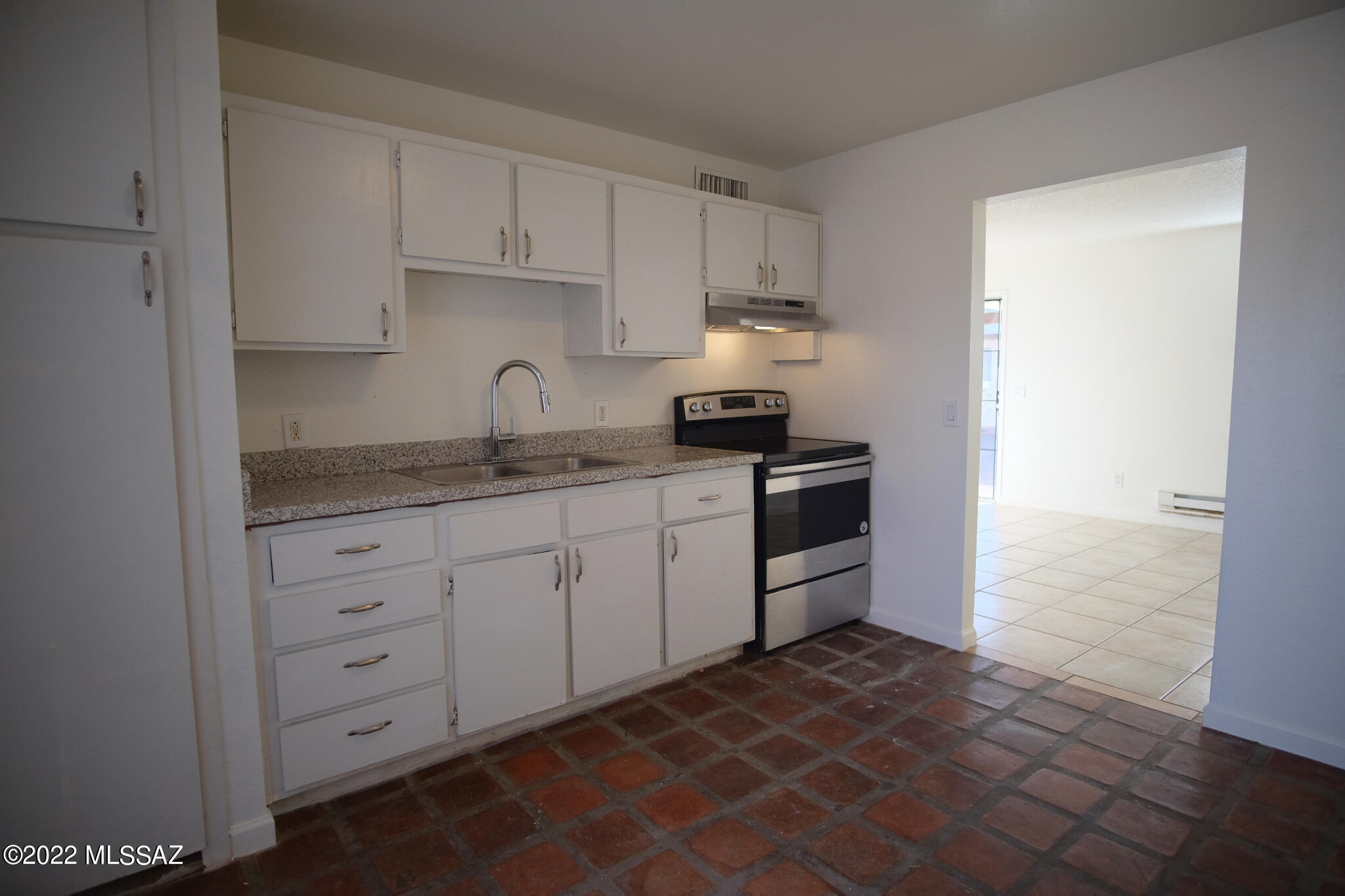 Geobelle's Est - Residential Lease